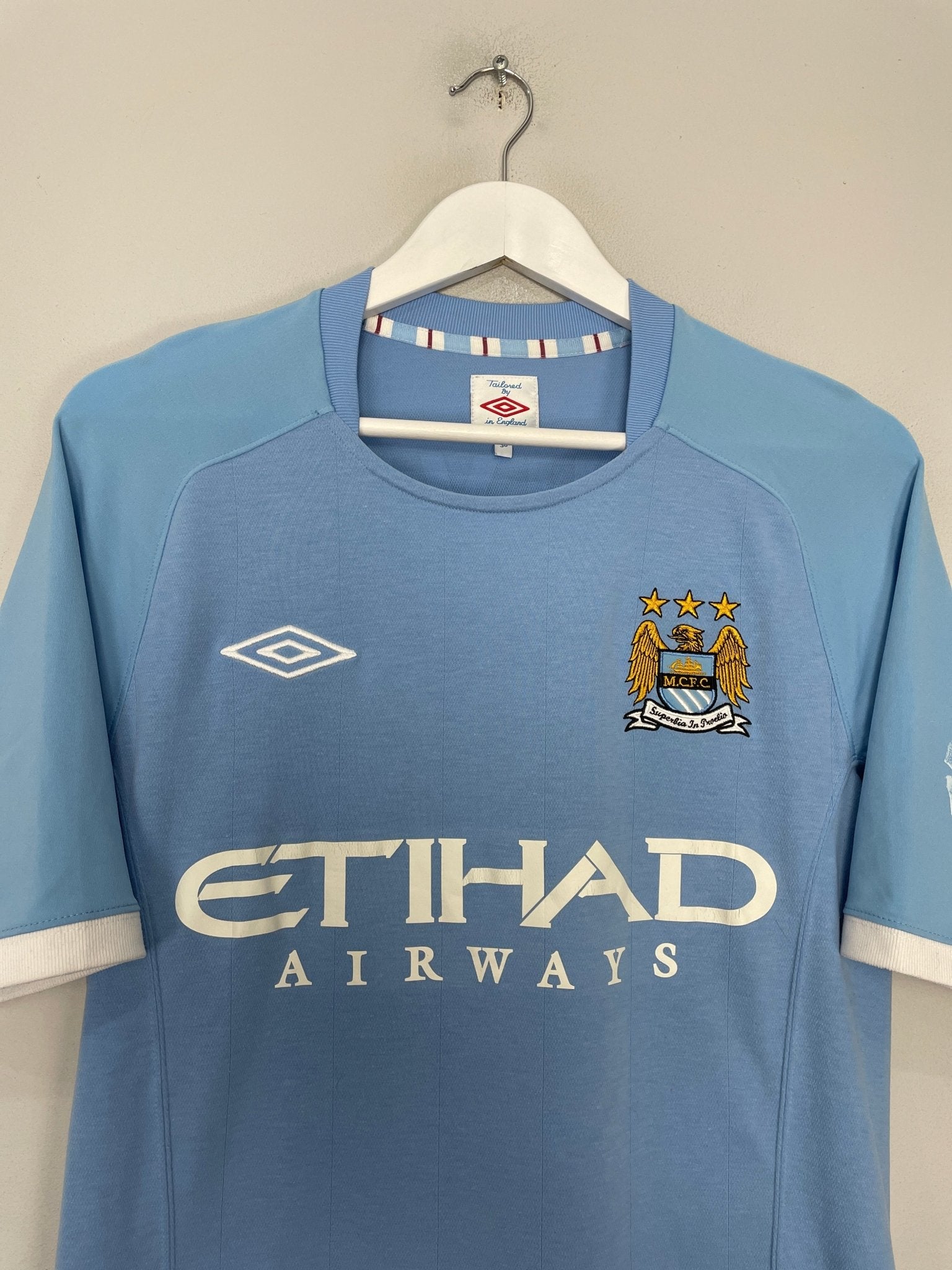 Shop 2010/11 MANCHESTER CITY SILVA #21 HOME SHIRT (M) UMBRO, classic football shirts, vintage football shirts & retro soccer jerseys at Cult Kits