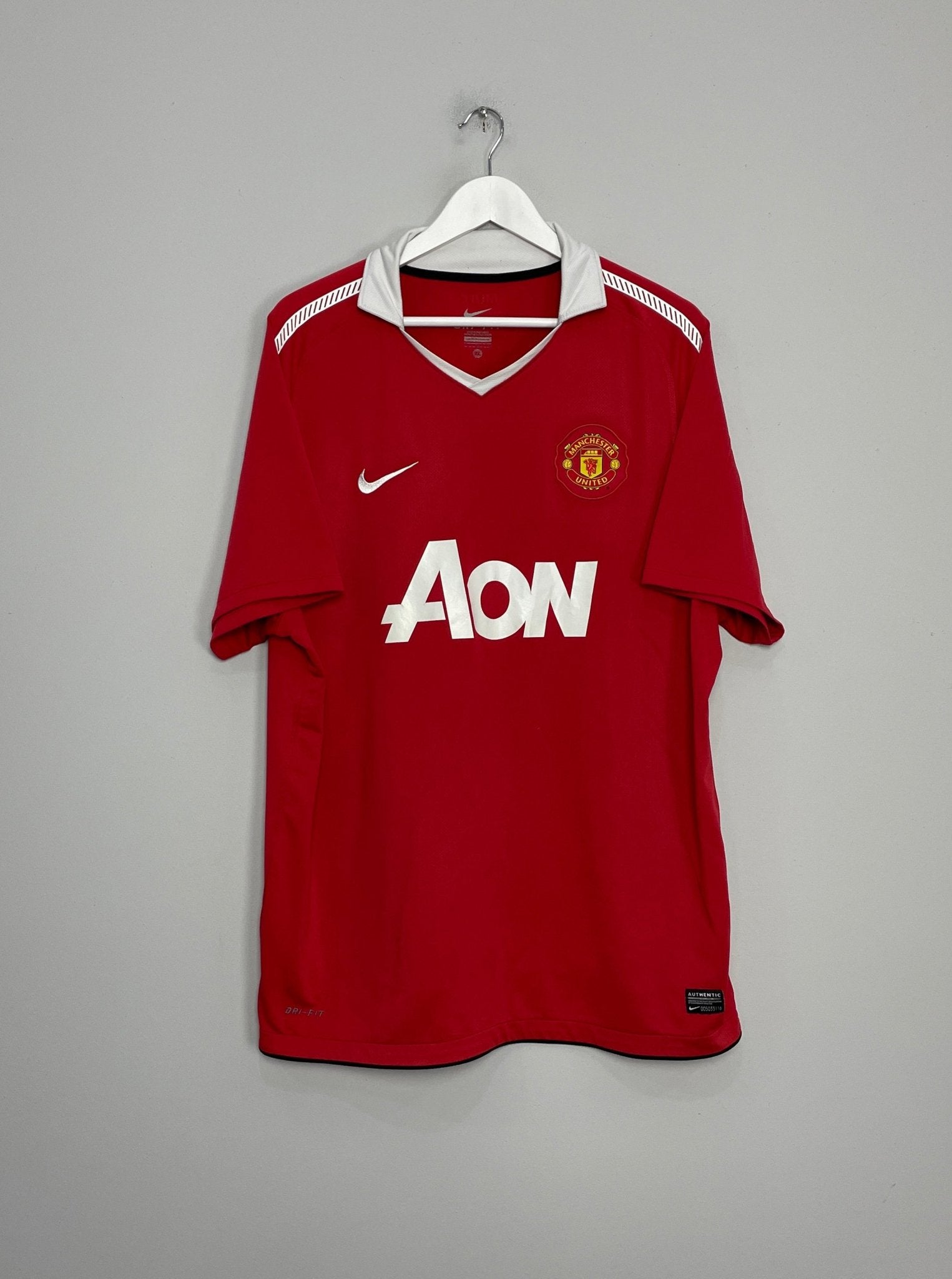 Shop 2010/11 MANCHESTER UNITED CARRICK #16 HOME SHIRT (XL) NIKE, classic football shirts, vintage football shirts & retro soccer jerseys at Cult Kits