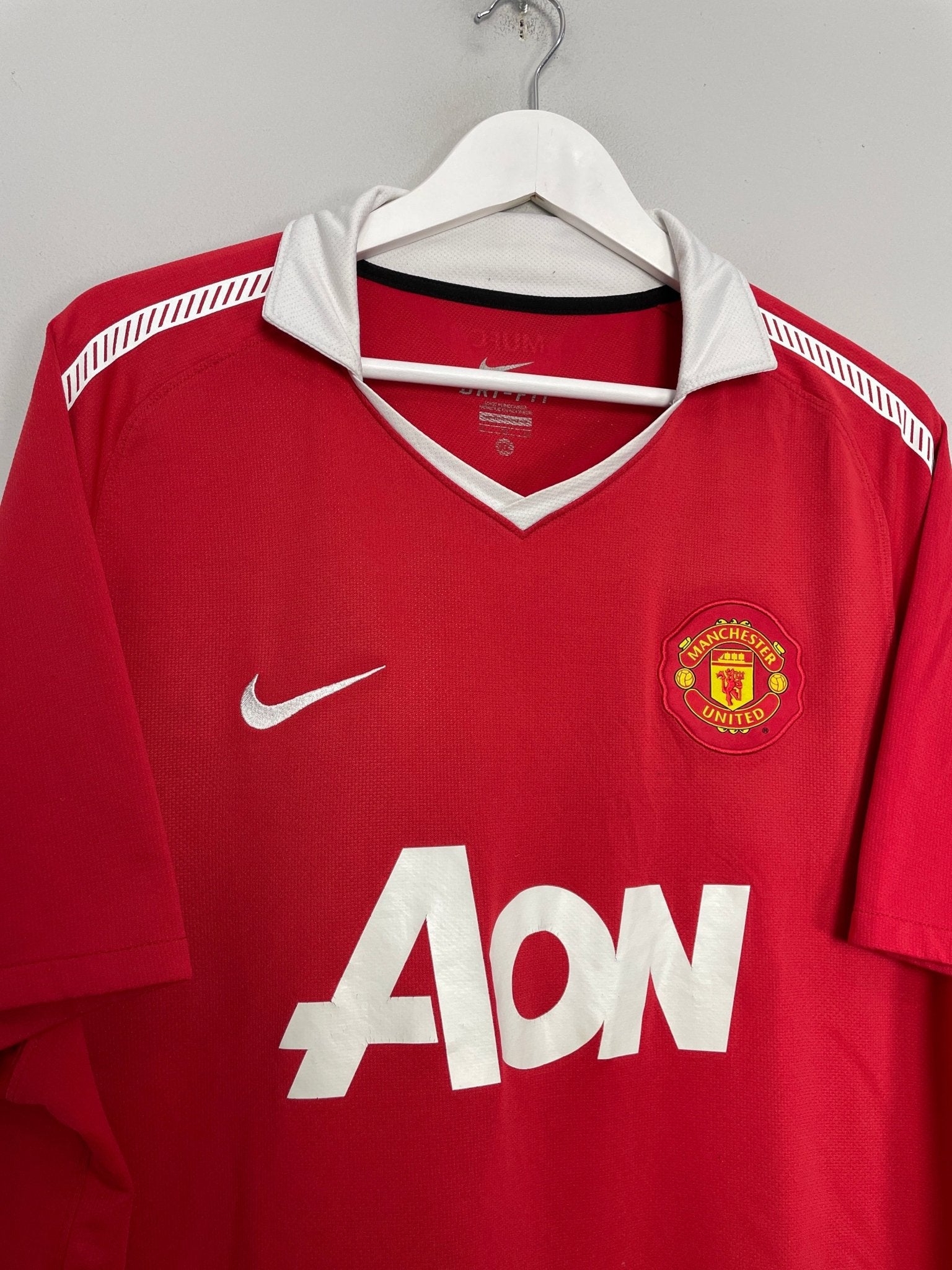 Shop 2010/11 MANCHESTER UNITED CARRICK #16 HOME SHIRT (XL) NIKE, classic football shirts, vintage football shirts & retro soccer jerseys at Cult Kits