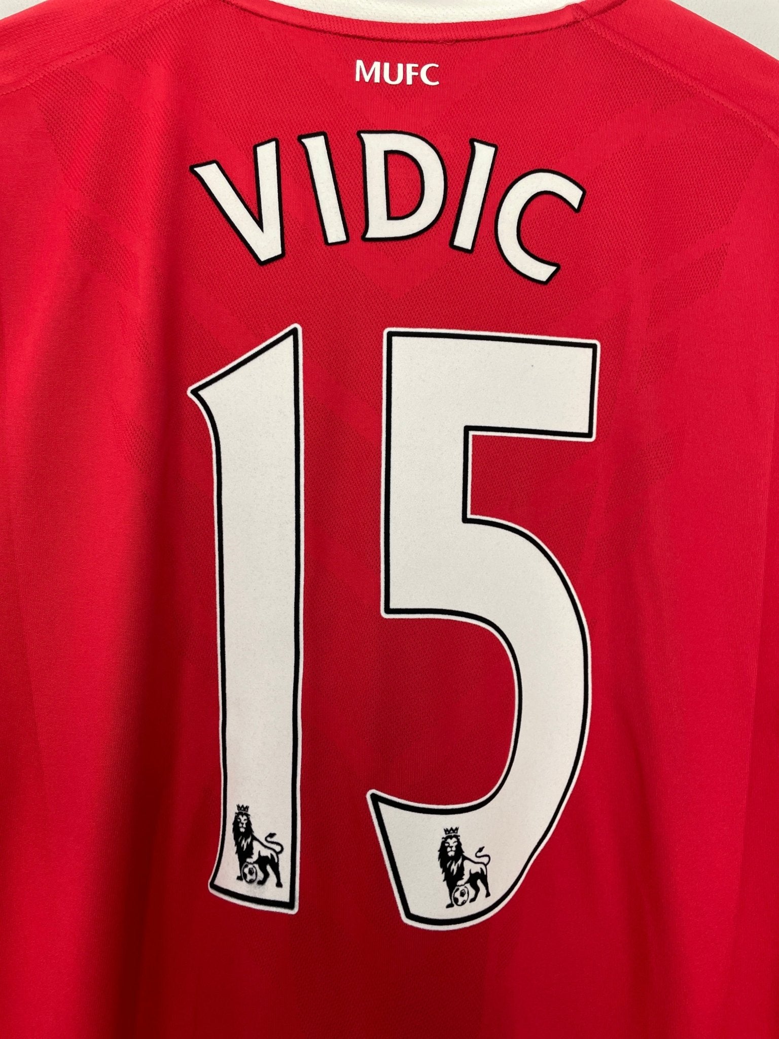 Shop 2010/11 MANCHESTER UNITED VIDIC #15 HOME SHIRT (XL) NIKE, classic football shirts, vintage football shirts & retro soccer jerseys at Cult Kits