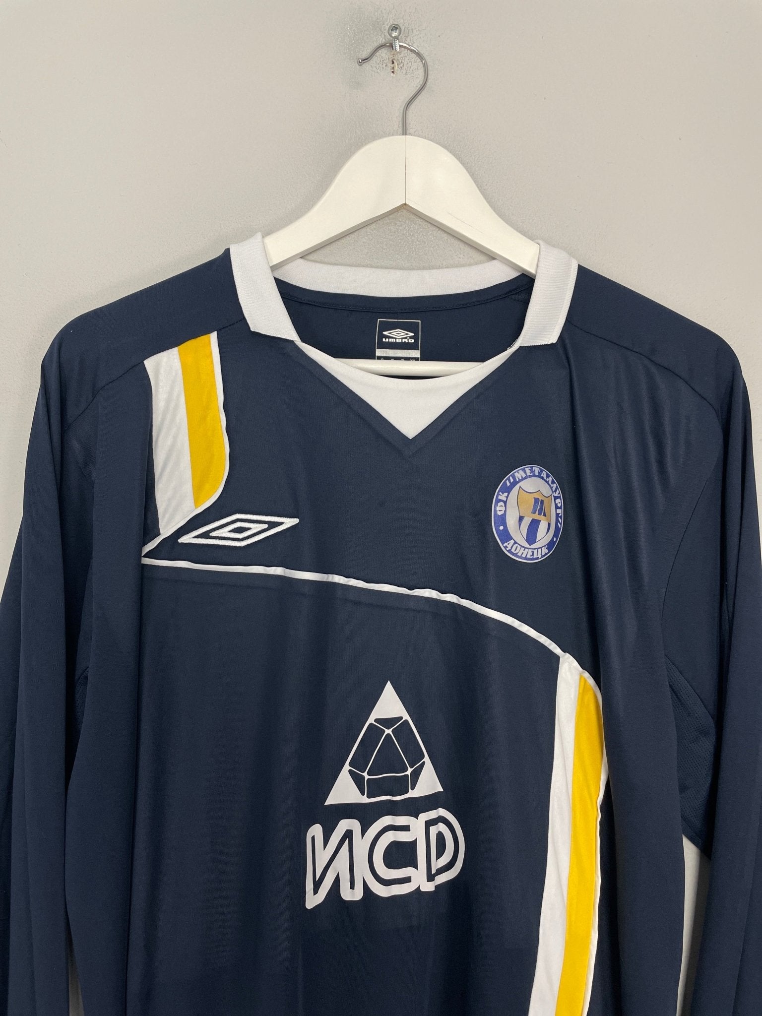 Shop 2010/11 METALLURG DONETSK #22 L/S HOME SHIRT (XL) UMBRO, classic football shirts, vintage football shirts & retro soccer jerseys at Cult Kits