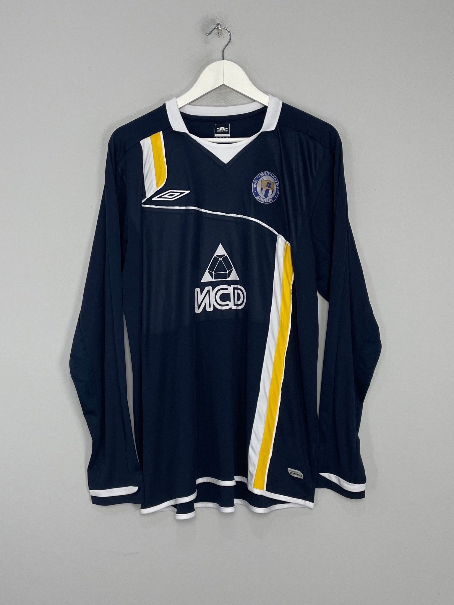 Shop 2010/11 METALLURG DONETSK #22 L/S HOME SHIRT (XL) UMBRO, classic football shirts, vintage football shirts & retro soccer jerseys at Cult Kits