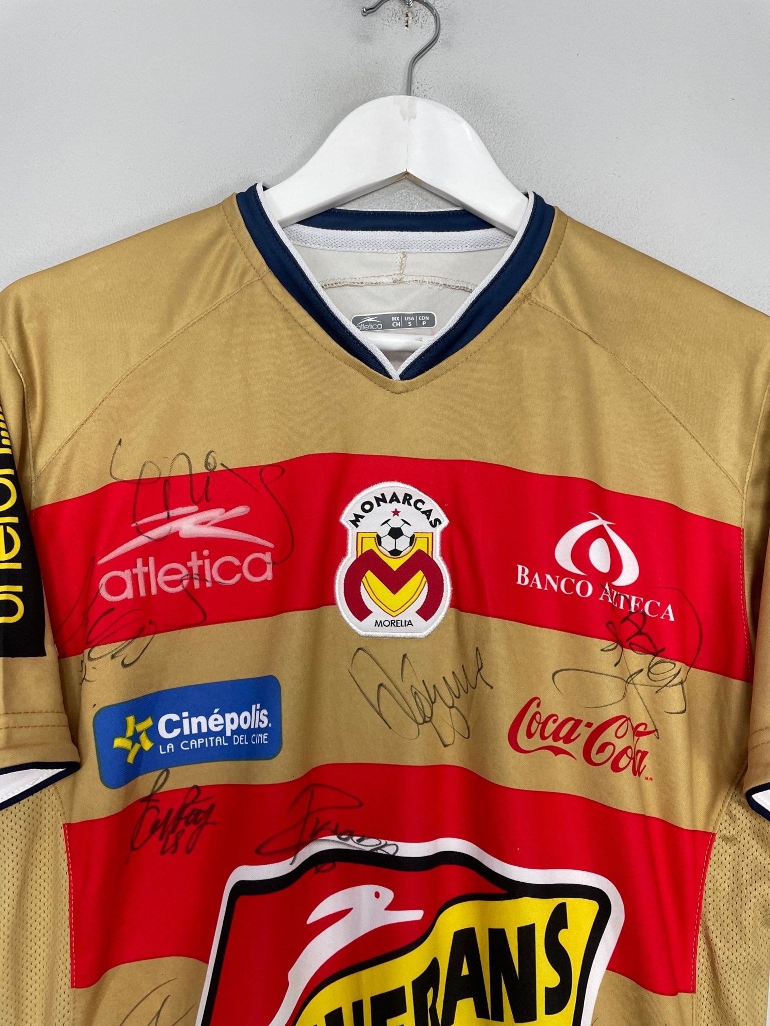 Shop 2010/11 MONARCAS MORELIA *SQUAD SIGNED* BNWT HOME SHIRT (S) ATLETICA, classic football shirts, vintage football shirts & retro soccer jerseys at Cult Kits