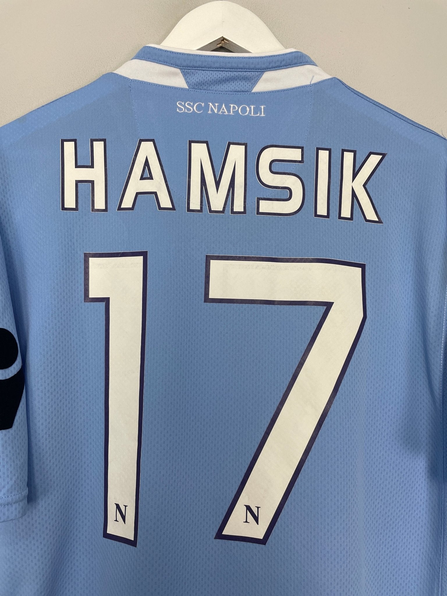 Shop 2010/11 NAPOLI HAMSIK #17 HOME SHIRT (L) MACRON, classic football shirts, vintage football shirts & retro soccer jerseys at Cult Kits
