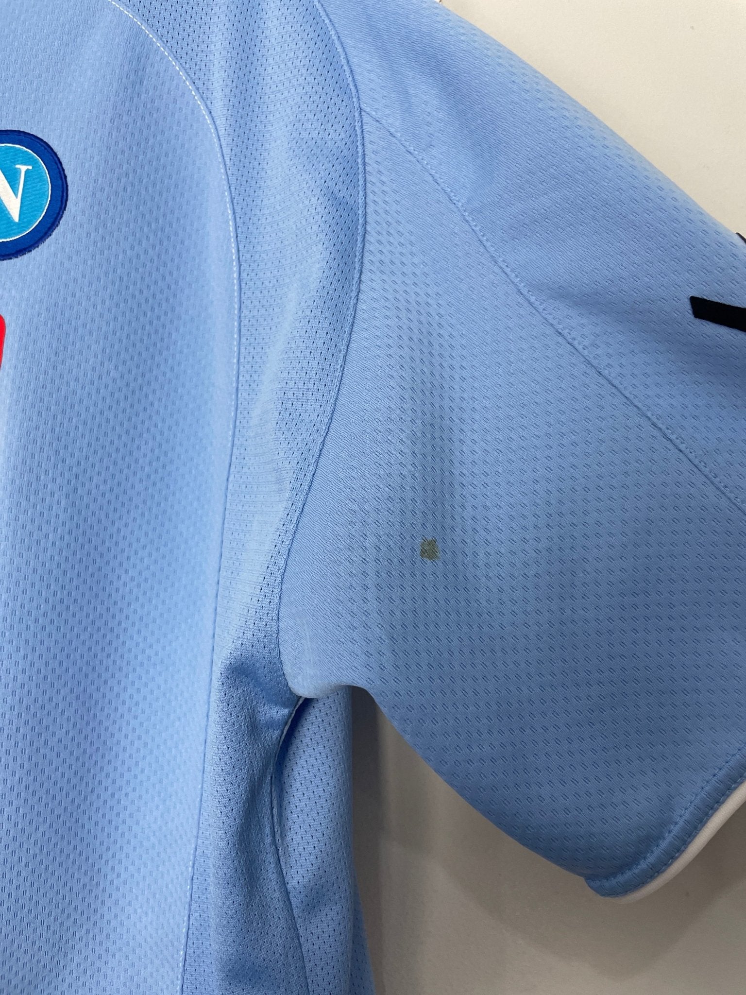 Shop 2010/11 NAPOLI HAMSIK #17 HOME SHIRT (L) MACRON, classic football shirts, vintage football shirts & retro soccer jerseys at Cult Kits