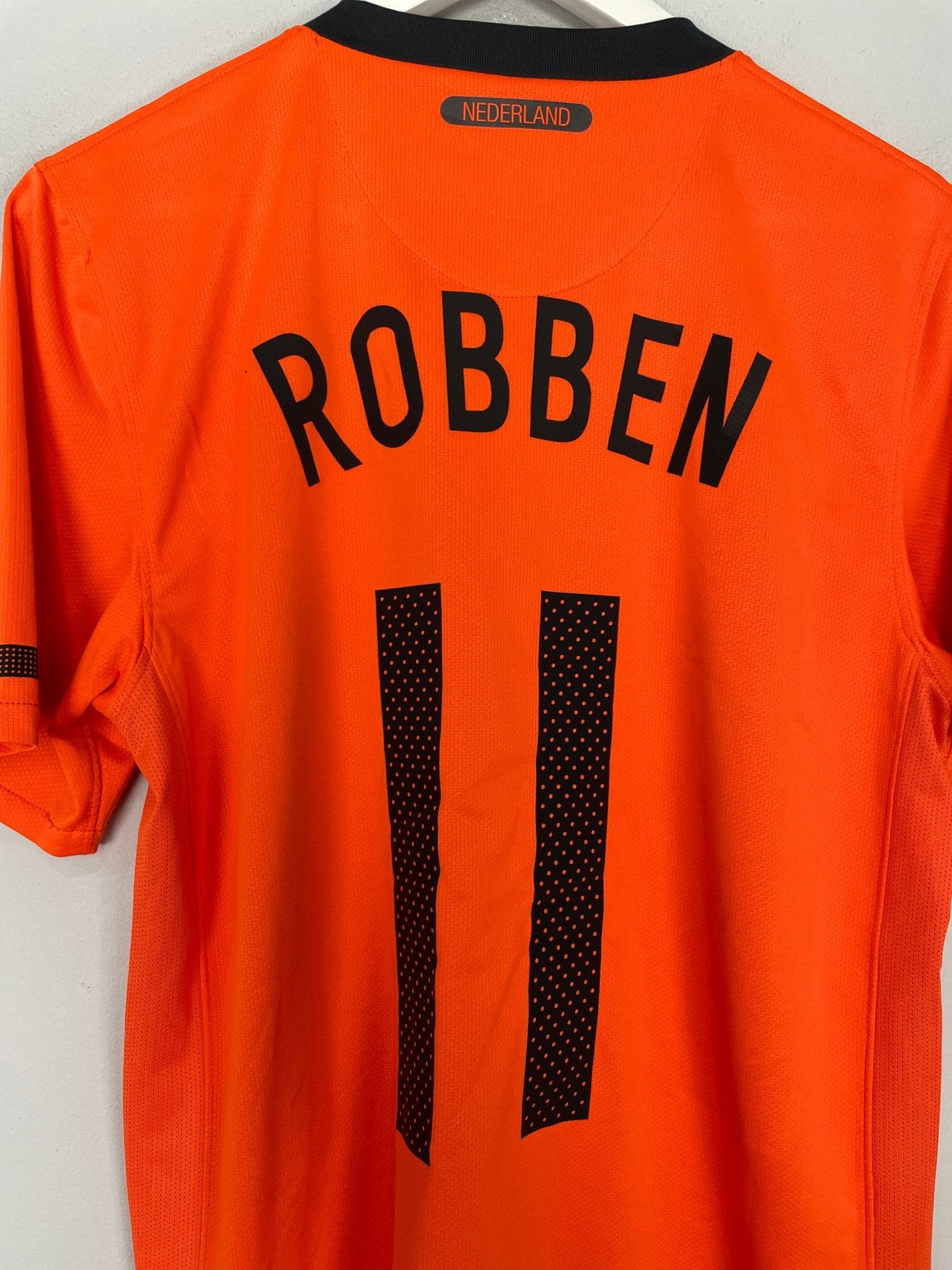 Shop 2010/11 NETHERLANDS ROBBEN #11 HOME SHIRT (M) NIKE, classic football shirts, vintage football shirts & retro soccer jerseys at Cult Kits