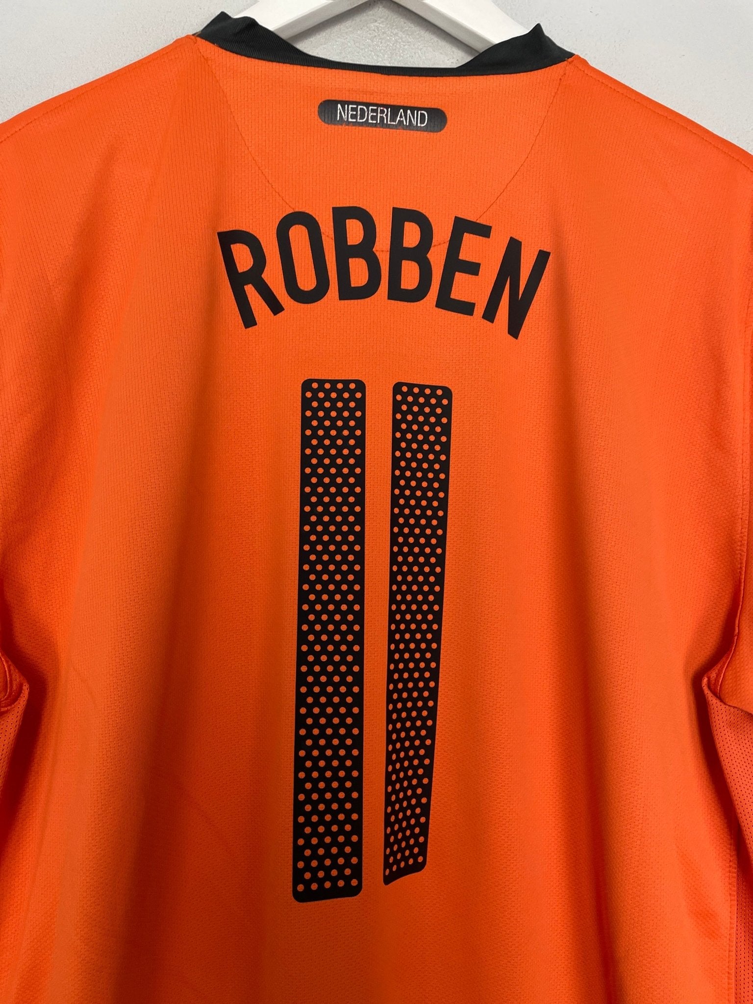 Shop 2010/11 NETHERLANDS ROBBEN #11 HOME SHIRT (XL) NIKE, classic football shirts, vintage football shirts & retro soccer jerseys at Cult Kits