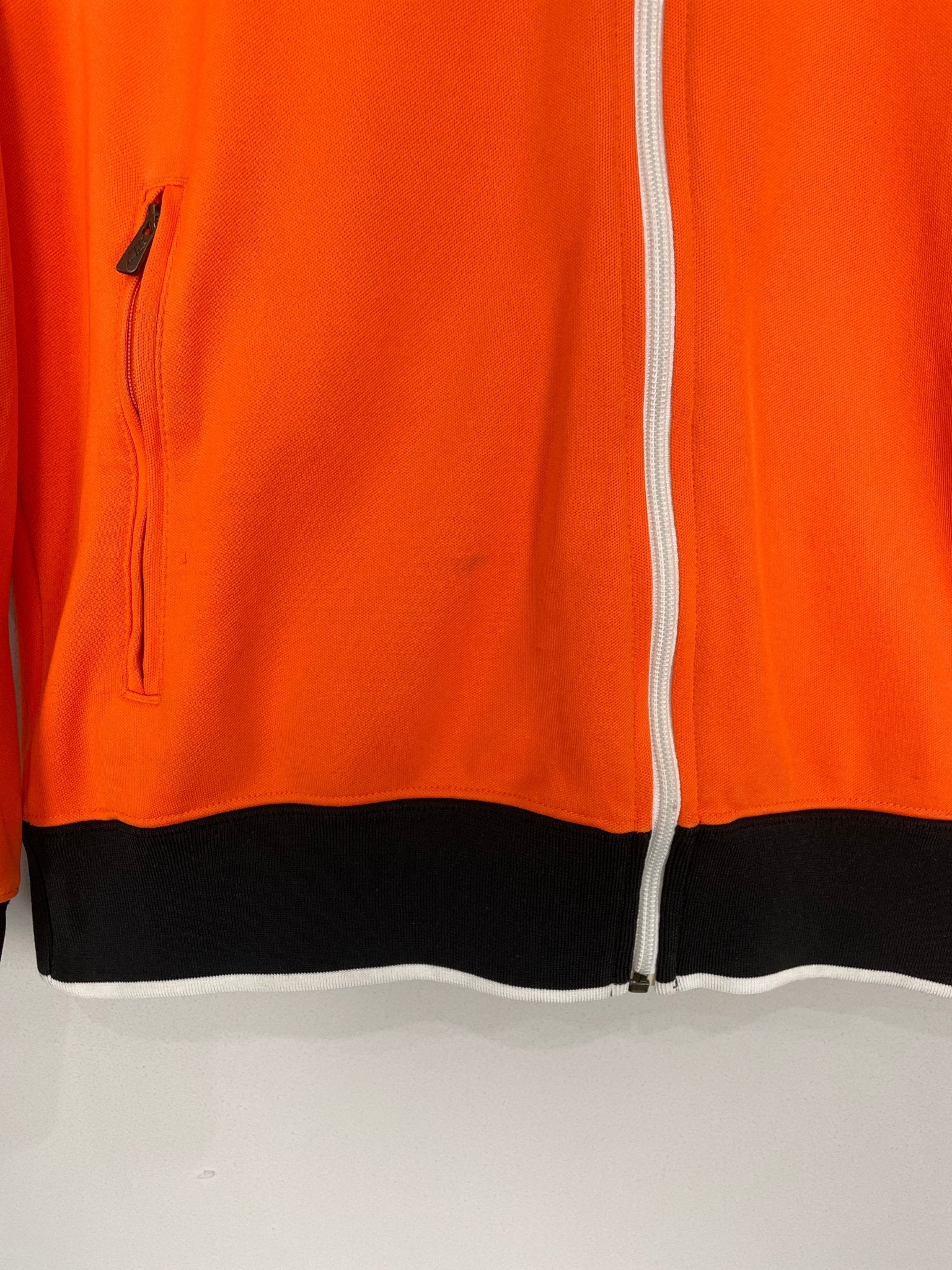 Shop 2010/11 NETHERLANDS TRACK JACKET (M) NIKE, classic football shirts, vintage football shirts & retro soccer jerseys at Cult Kits