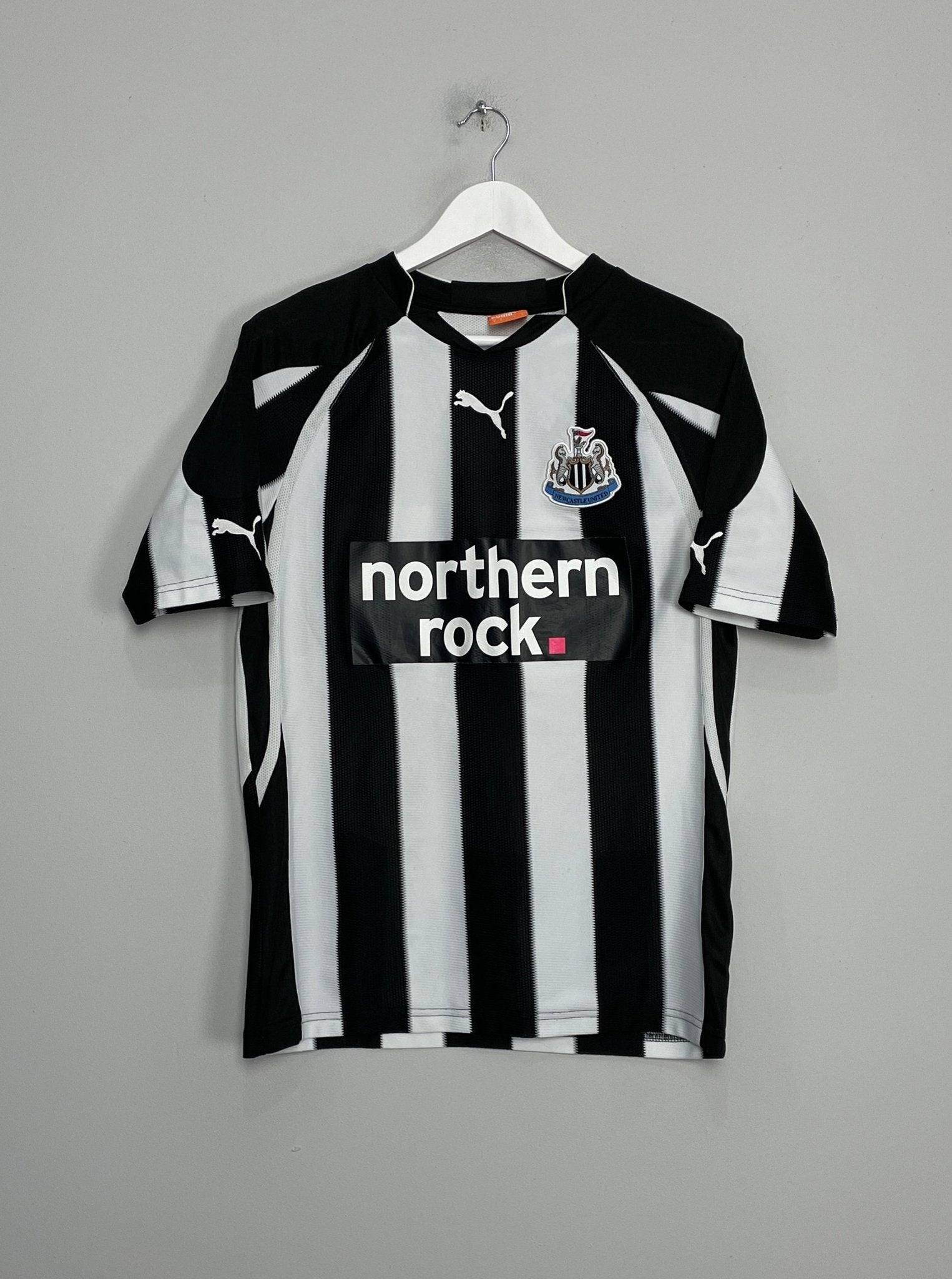 Shop 2010/11 NEWCASTLE UNITED BEN ARFA #37 HOME SHIRT (S) PUMA, classic football shirts, vintage football shirts & retro soccer jerseys at Cult Kits