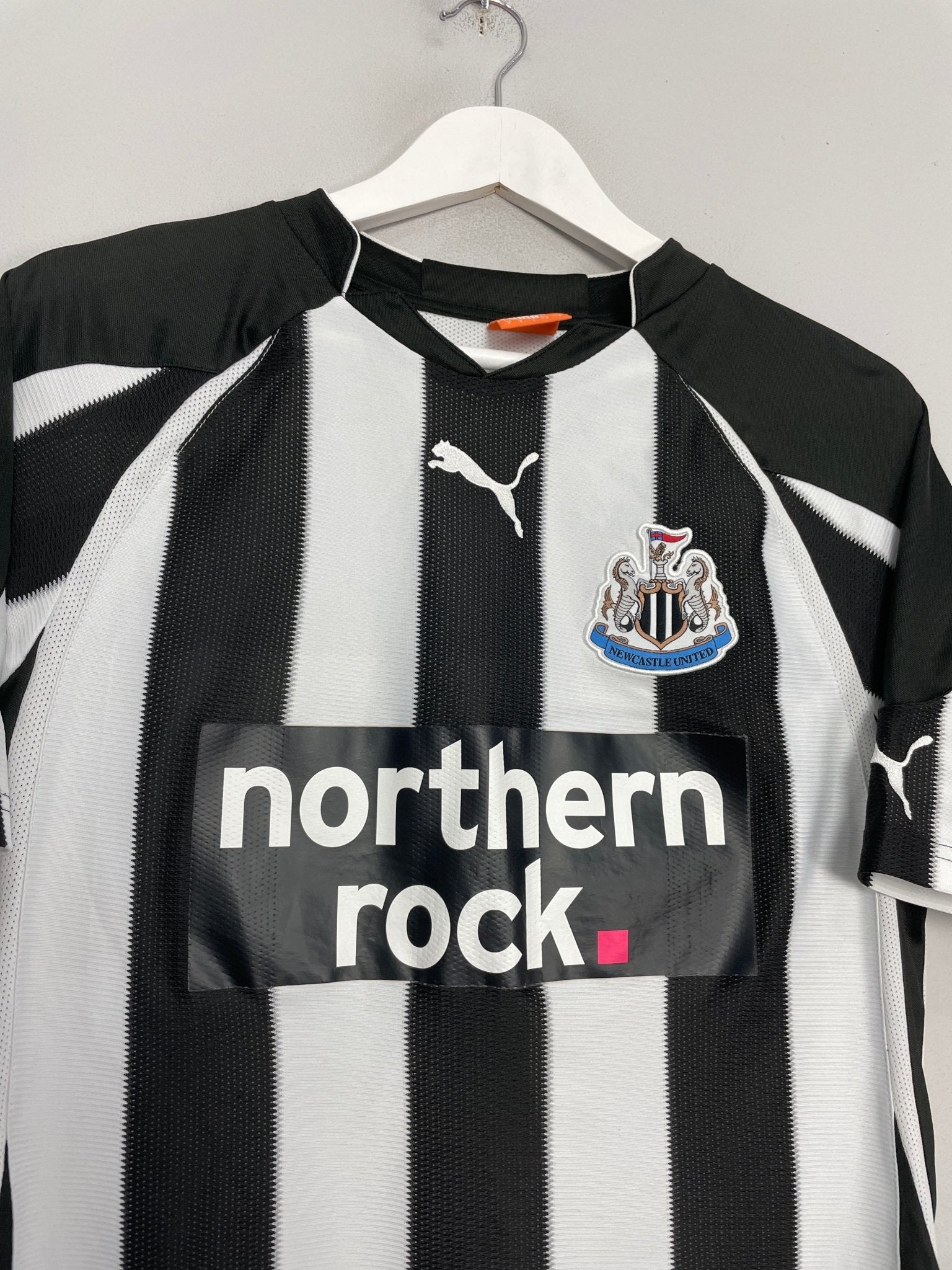 Shop 2010/11 NEWCASTLE UNITED BEN ARFA #37 HOME SHIRT (S) PUMA, classic football shirts, vintage football shirts & retro soccer jerseys at Cult Kits