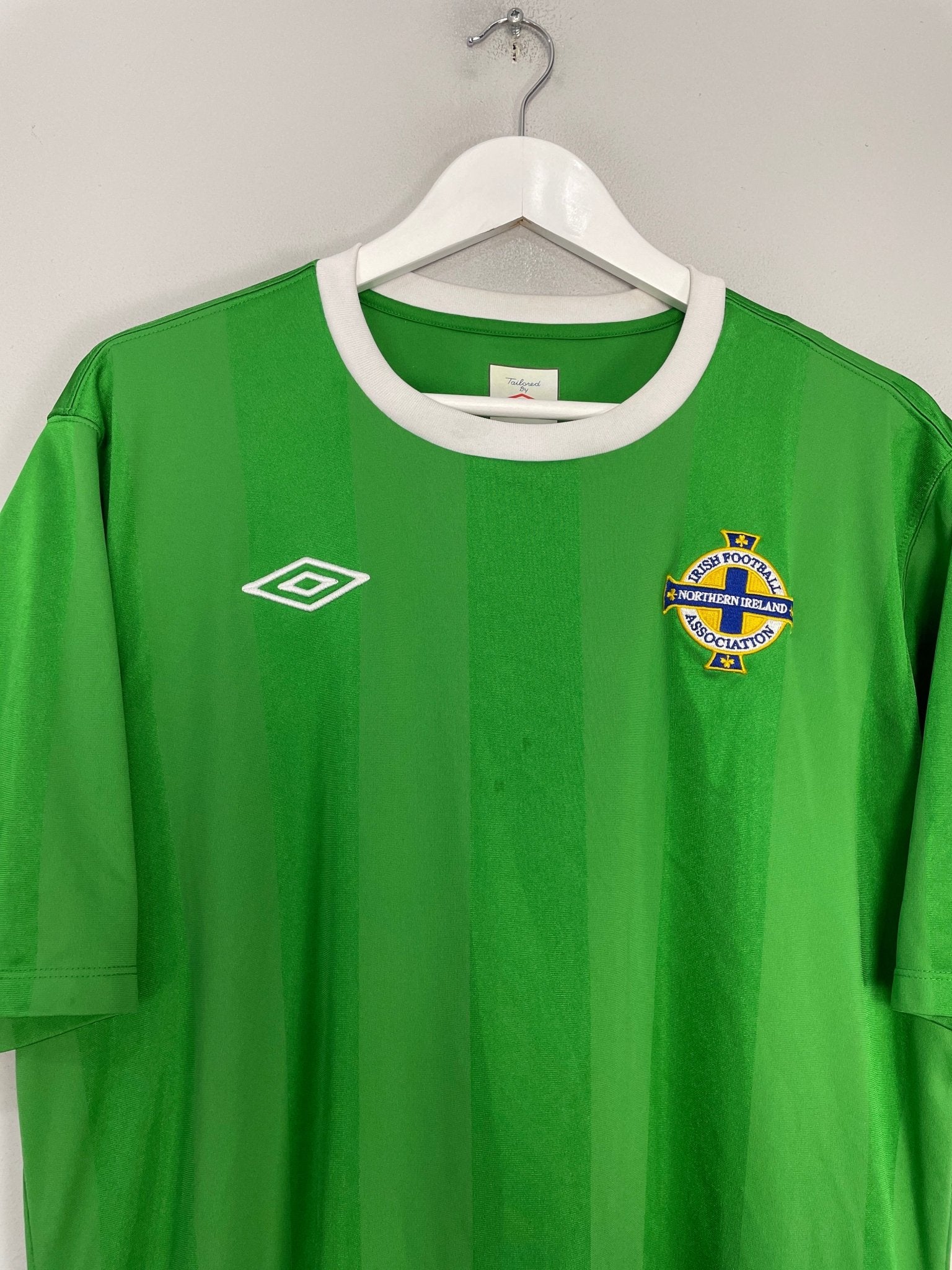 Shop 2010/11 NORTHERN IRELAND HOME SHIRT (XL) UMBRO, classic football shirts, vintage football shirts & retro soccer jerseys at Cult Kits