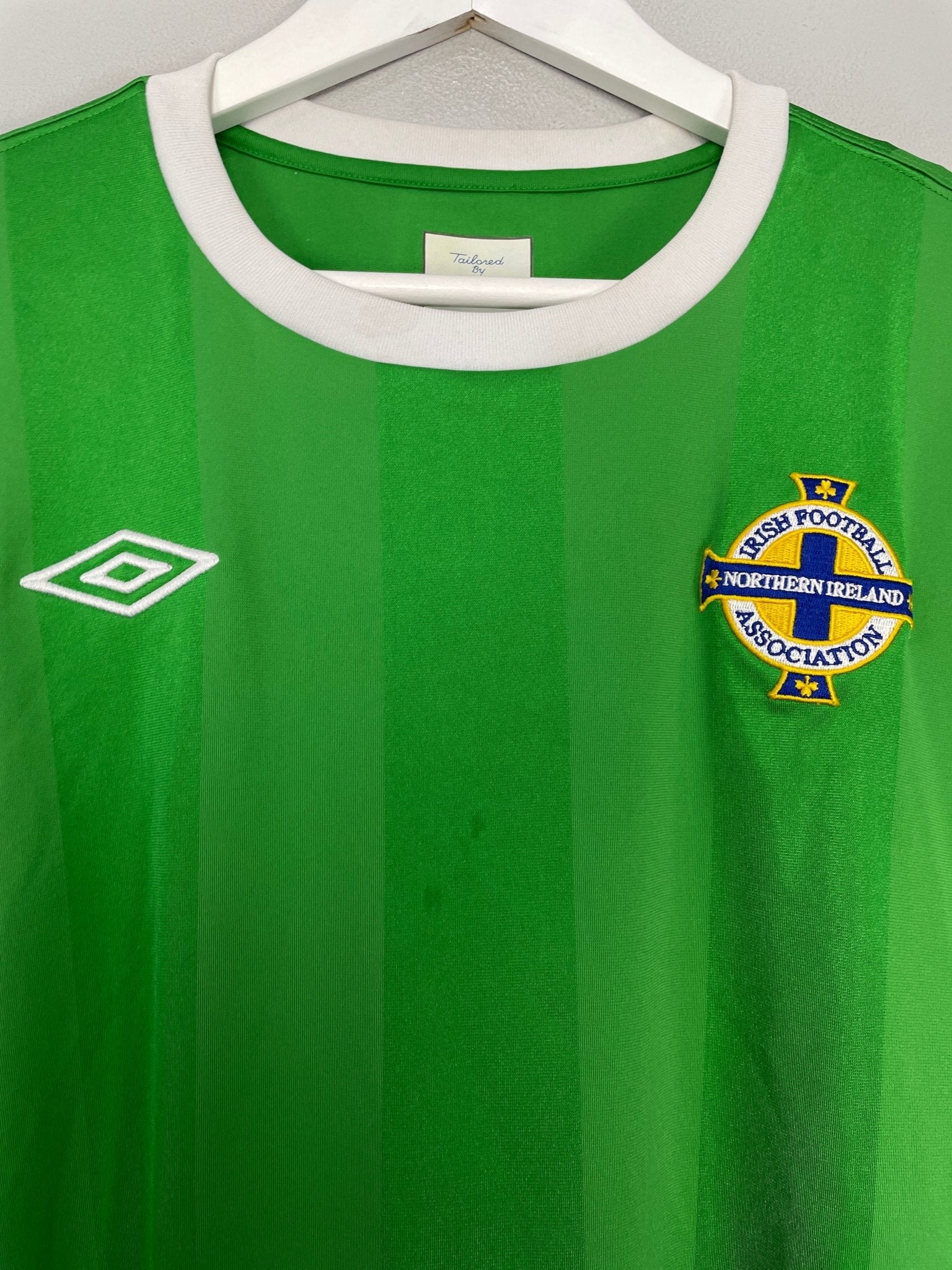 Shop 2010/11 NORTHERN IRELAND HOME SHIRT (XL) UMBRO, classic football shirts, vintage football shirts & retro soccer jerseys at Cult Kits