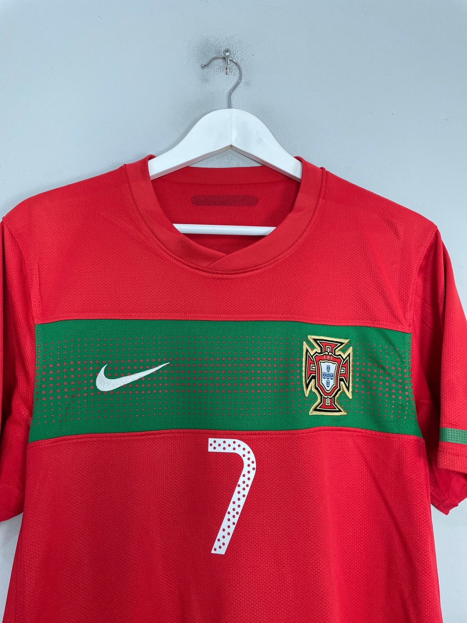 Shop 2010/11 PORTUGAL RONALDO #7 HOME SHIRT (M) NIKE, classic football shirts, vintage football shirts & retro soccer jerseys at Cult Kits