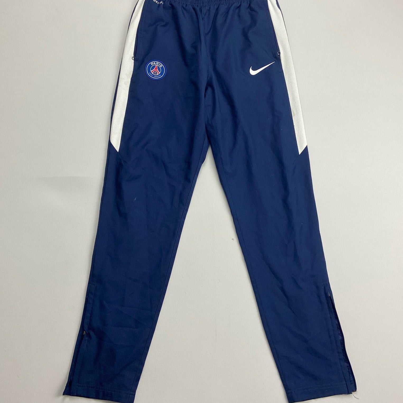 Shop 2010/11 PSG TRACKSUIT BOTTOMS (M) NIKE, classic football shirts, vintage football shirts & retro soccer jerseys at Cult Kits