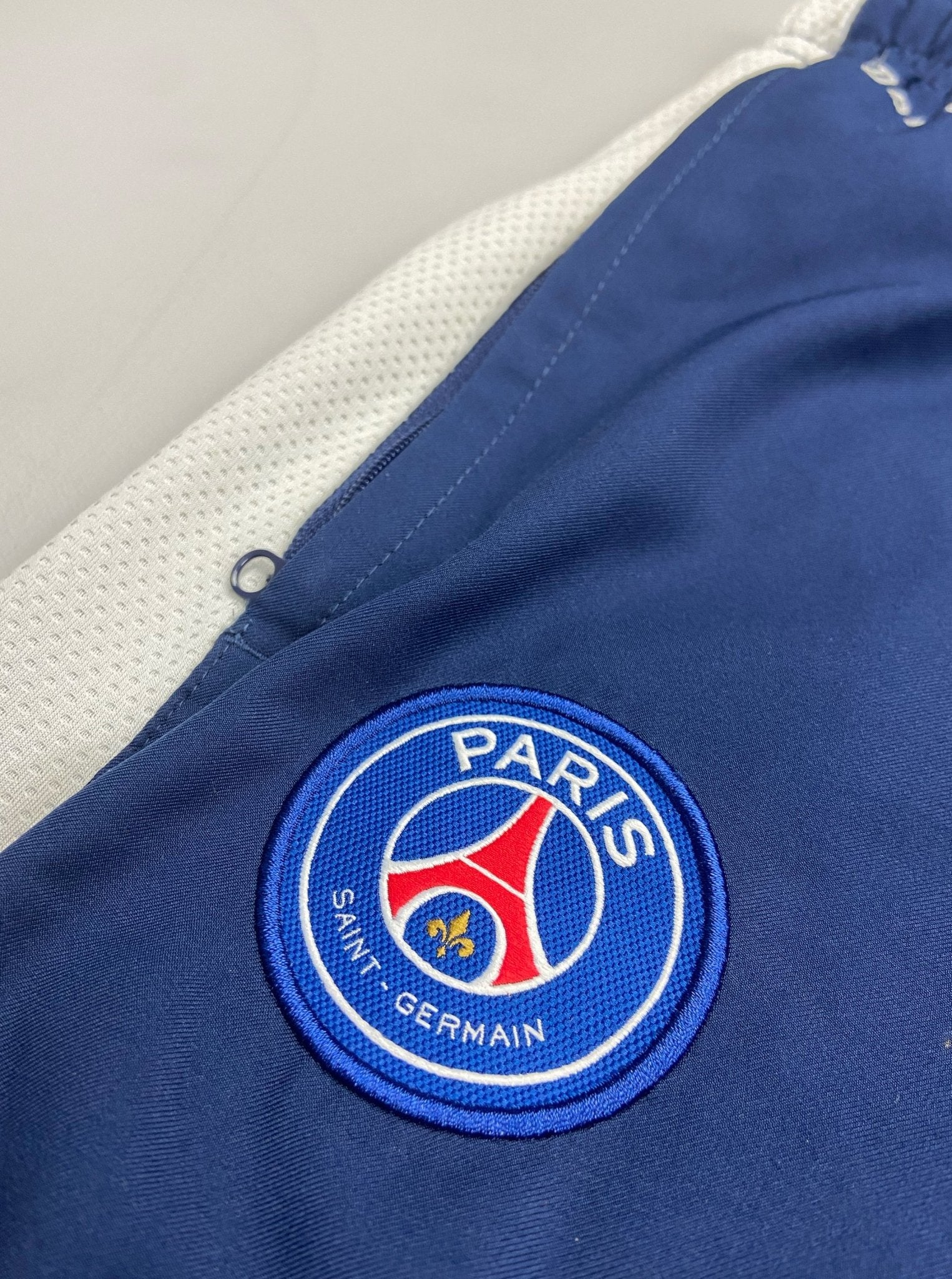 Shop 2010/11 PSG TRACKSUIT BOTTOMS (M) NIKE, classic football shirts, vintage football shirts & retro soccer jerseys at Cult Kits