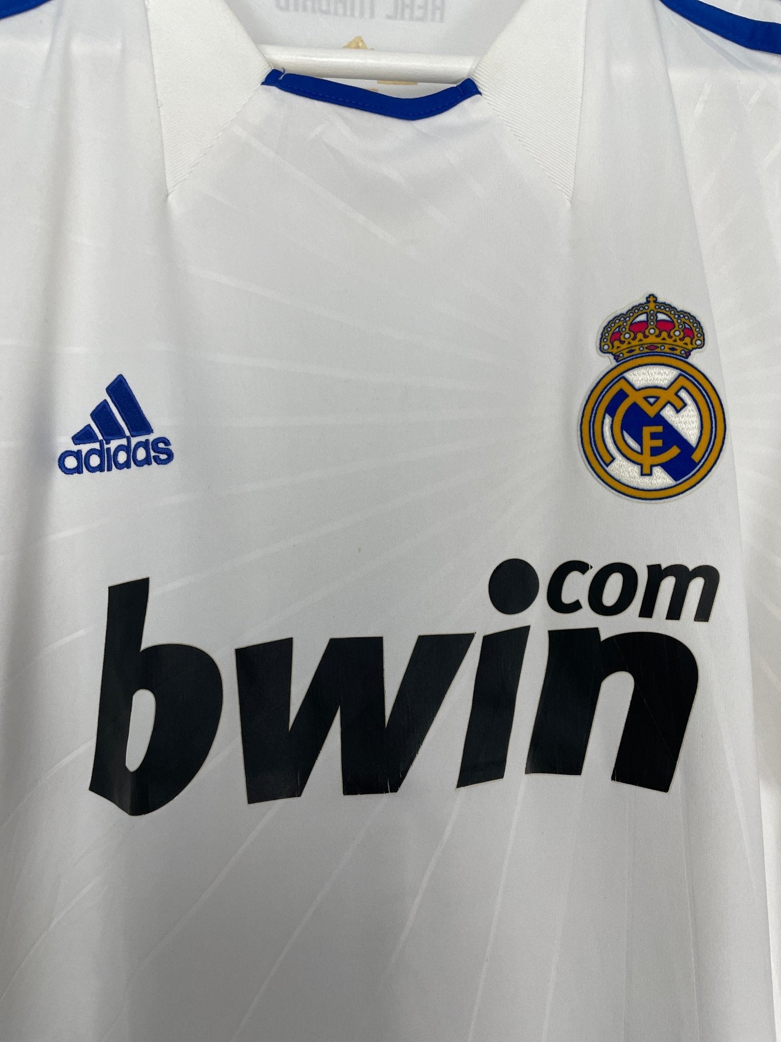 Shop 2010/11 REAL MADRID ALONSO #14 C/L HOME SHIRT (L) ADIDAS, classic football shirts, vintage football shirts & retro soccer jerseys at Cult Kits