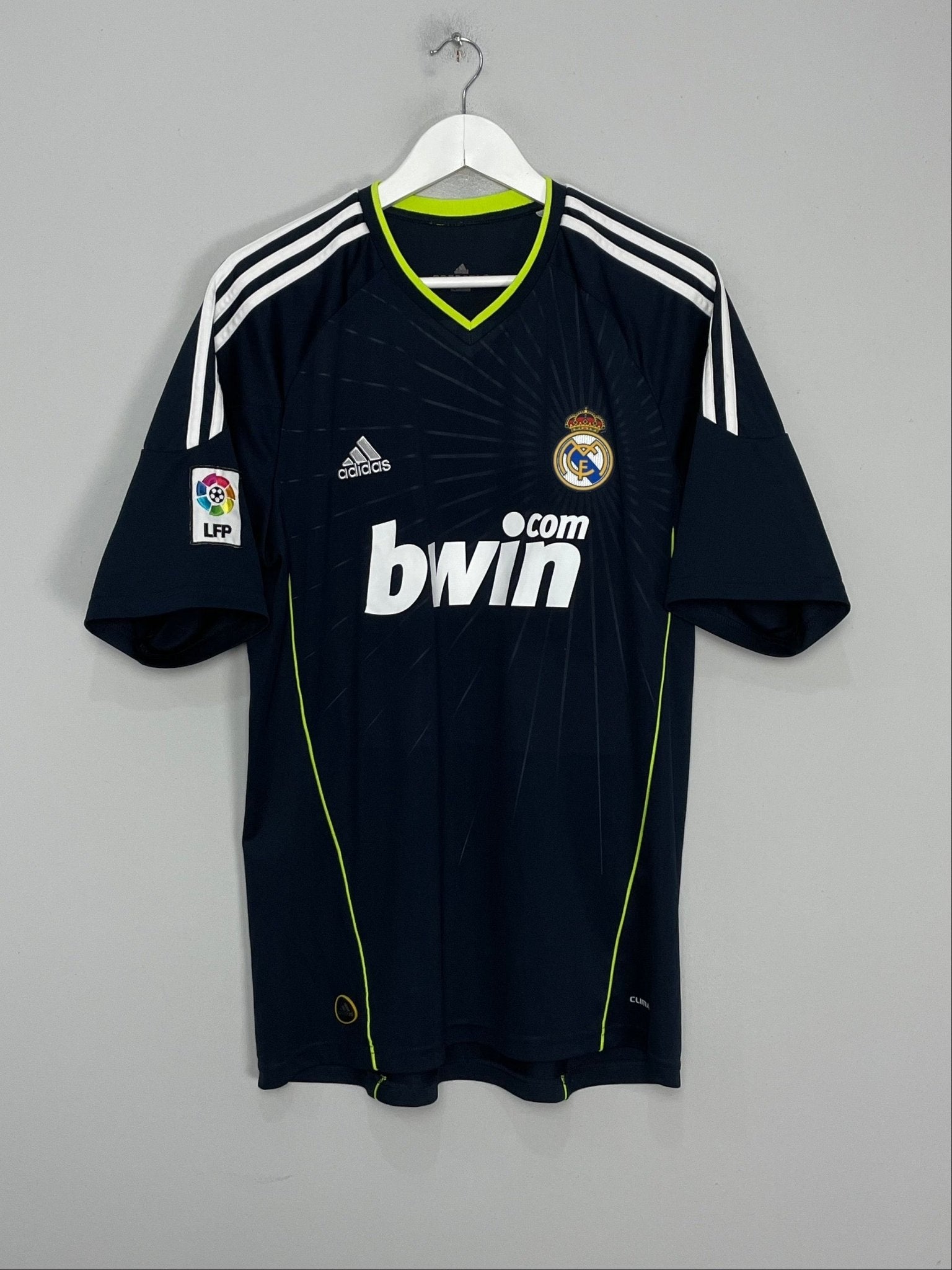 Shop 2010/11 REAL MADRID KAKA #8 AWAY SHIRT (L) ADIDAS, classic football shirts, vintage football shirts & retro soccer jerseys at Cult Kits