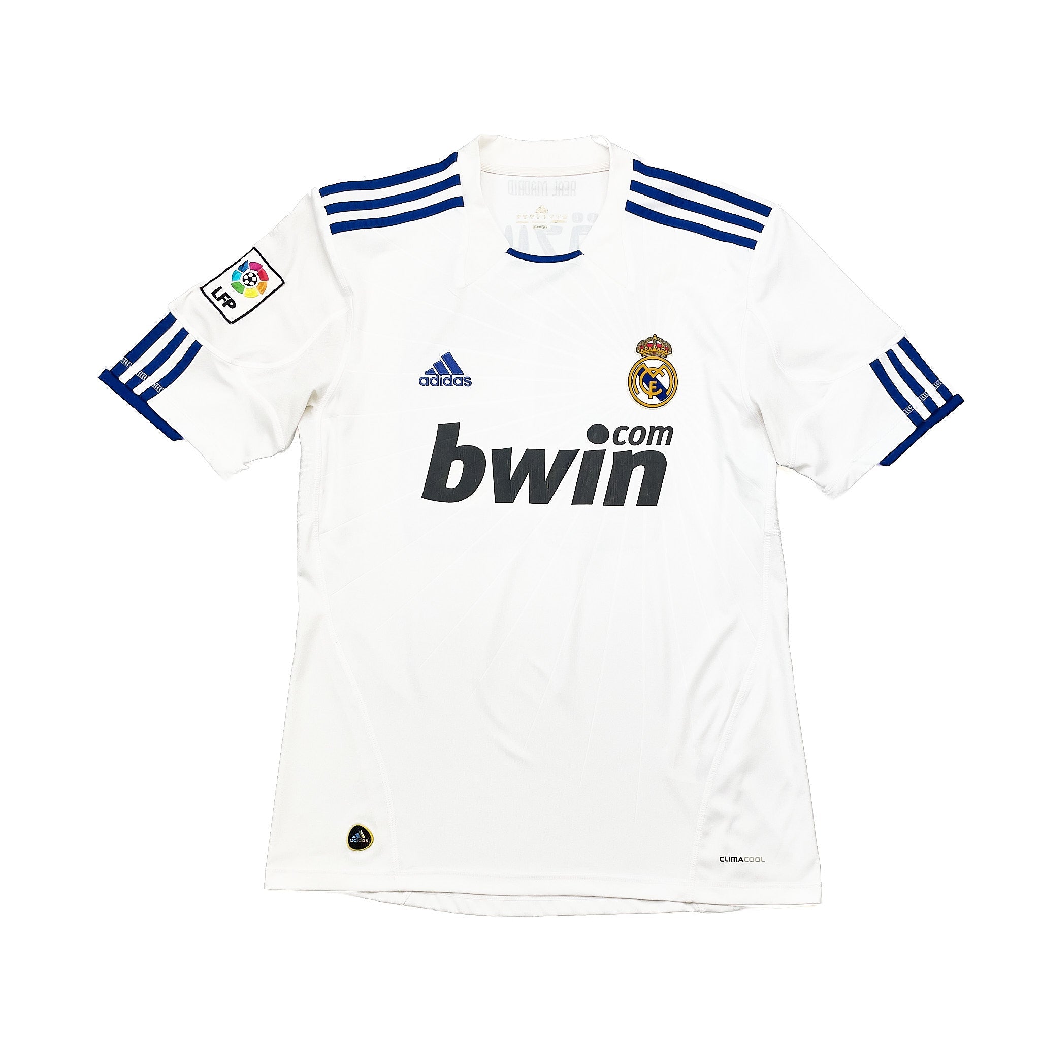 Buy 2010/11 Real Madrid Ozil 23 Home Shirt (M) Adidas ~ Free worldwide shipping ~ Authentic Vintage Football Shirts from Cult Kits