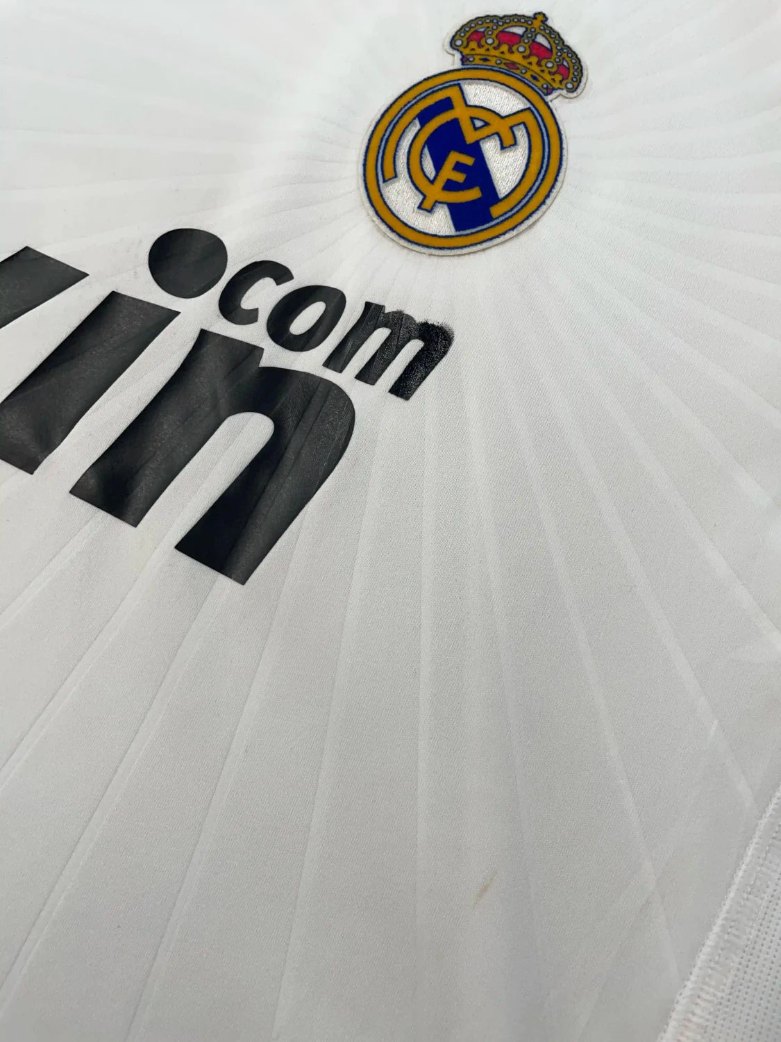2010 Real Madrid Adidas football shirt - view 3 - Cult Kits