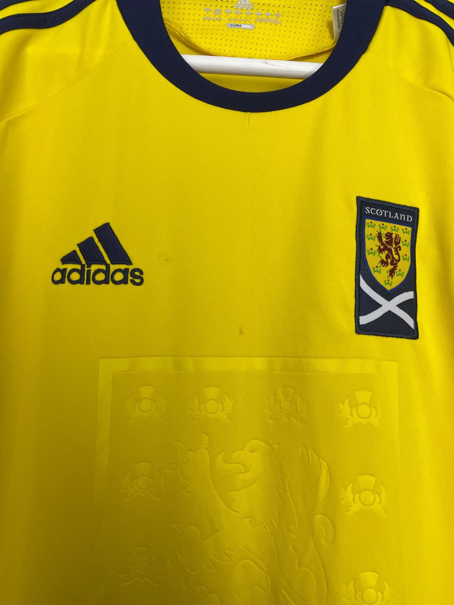 Shop 2010/11 SCOTLAND AWAY SHIRT (S) ADIDAS, classic football shirts, vintage football shirts & retro soccer jerseys at Cult Kits