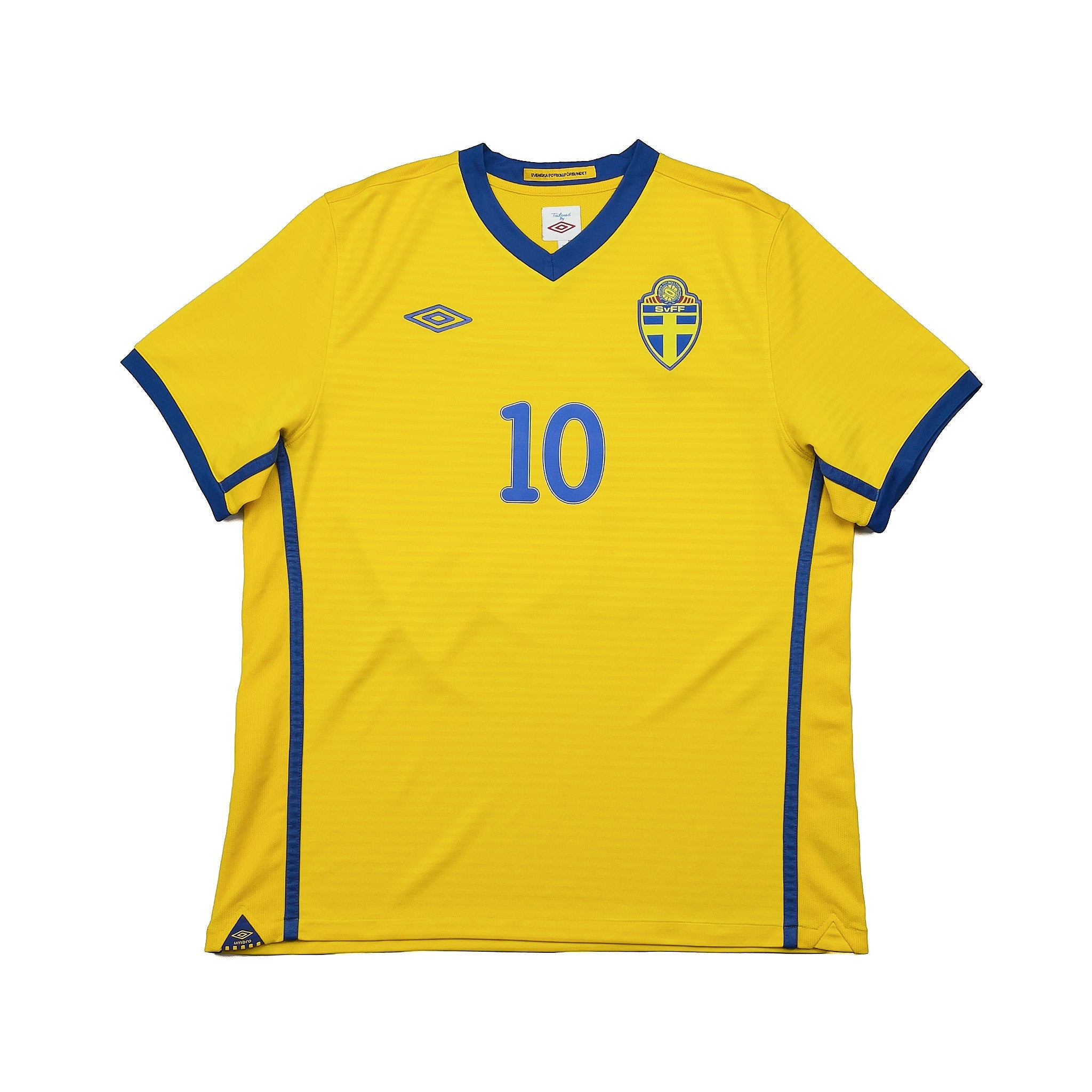 Buy 2010/11 Sweden Ibrahimovic 10 Home Shirt (XL) Umbro ~ Free worldwide shipping available ~ Authentic Vintage Football Shirts from Cult Kits
