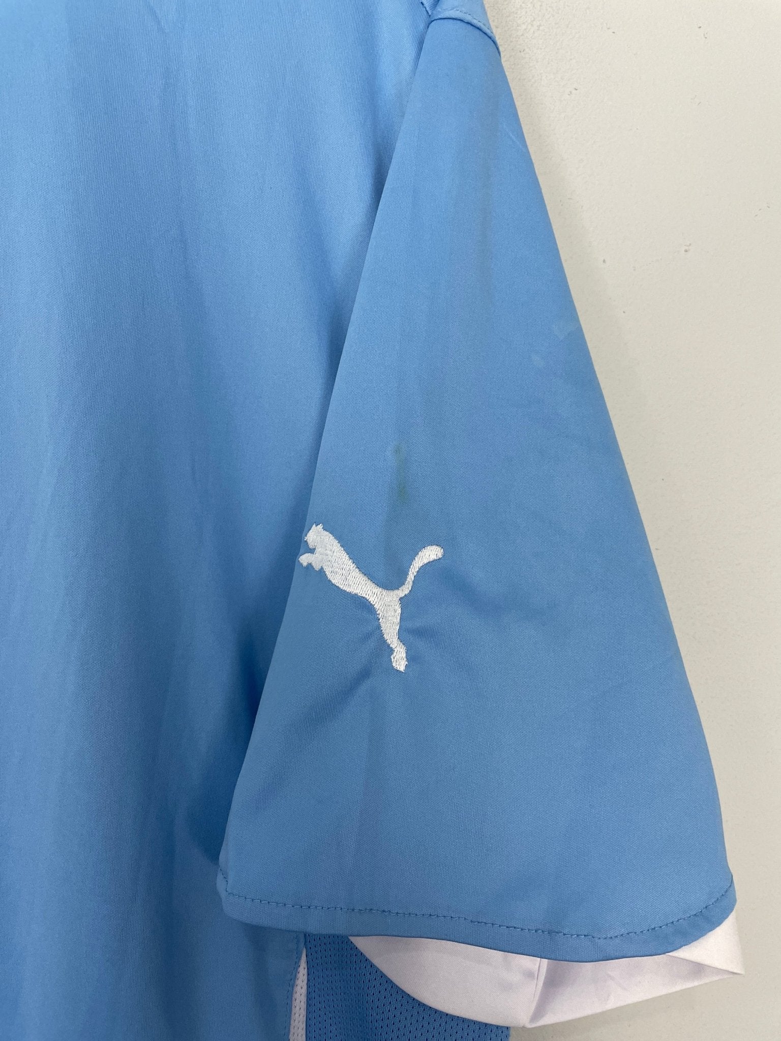 Shop 2010/11 URUGUAY HOME SHIRT (L) PUMA, classic football shirts, vintage football shirts & retro soccer jerseys at Cult Kits