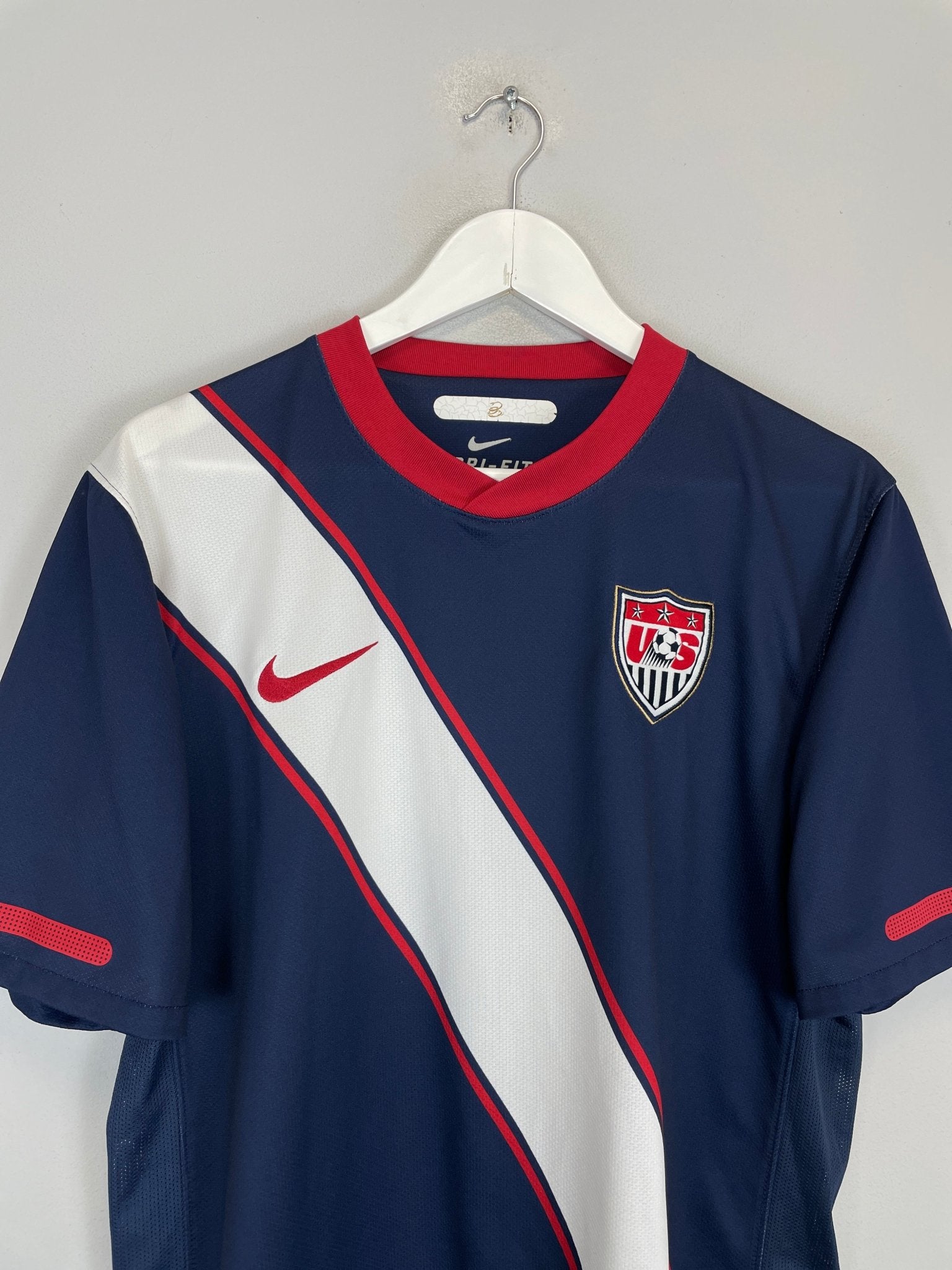 Shop 2010/11 USA AWAY SHIRT (L) NIKE, classic football shirts, vintage football shirts & retro soccer jerseys at Cult Kits