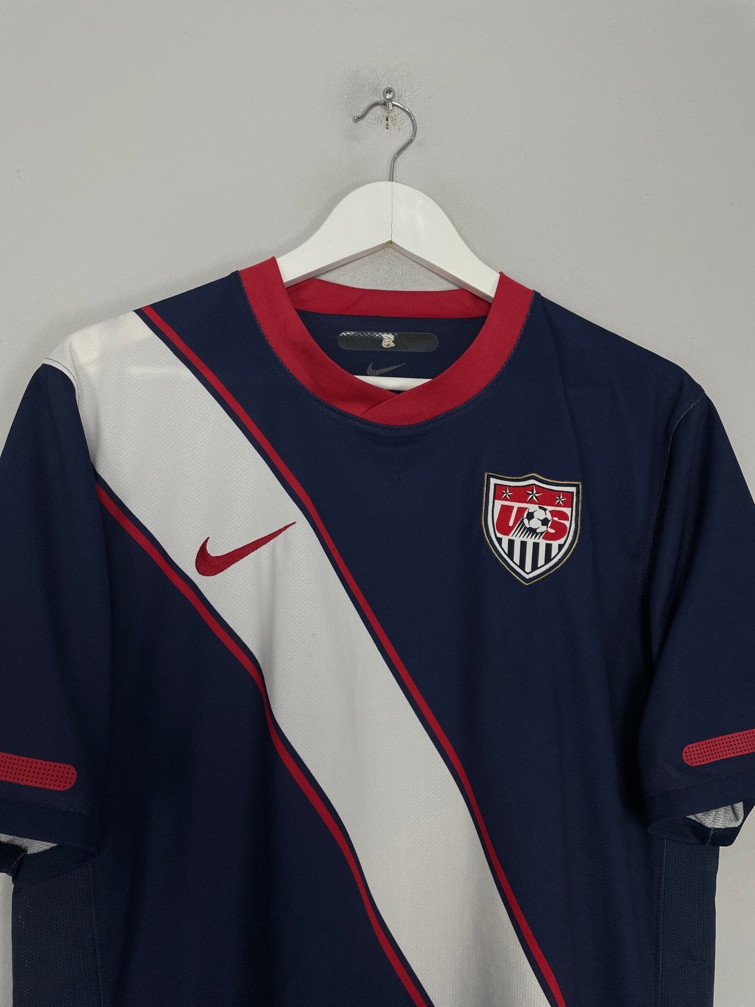 Shop 2010/11 USA AWAY SHIRT (L) NIKE, classic football shirts, vintage football shirts & retro soccer jerseys at Cult Kits