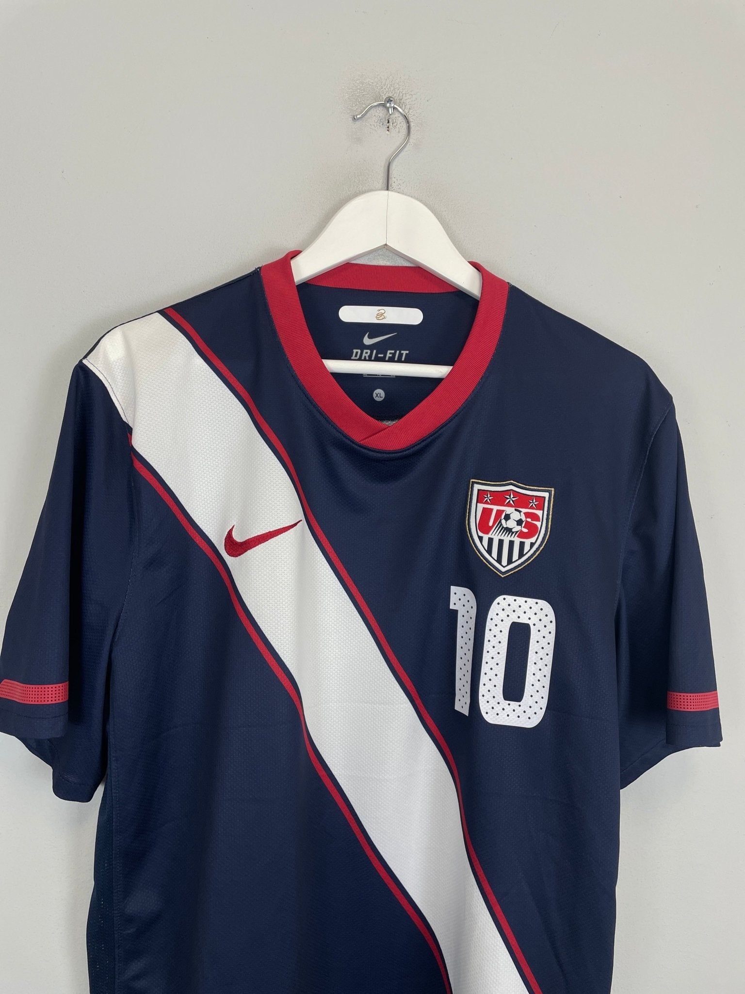 Shop 2010/11 USA DONOVAN #10 AWAY SHIRT (XL) NIKE, classic football shirts, vintage football shirts & retro soccer jerseys at Cult Kits