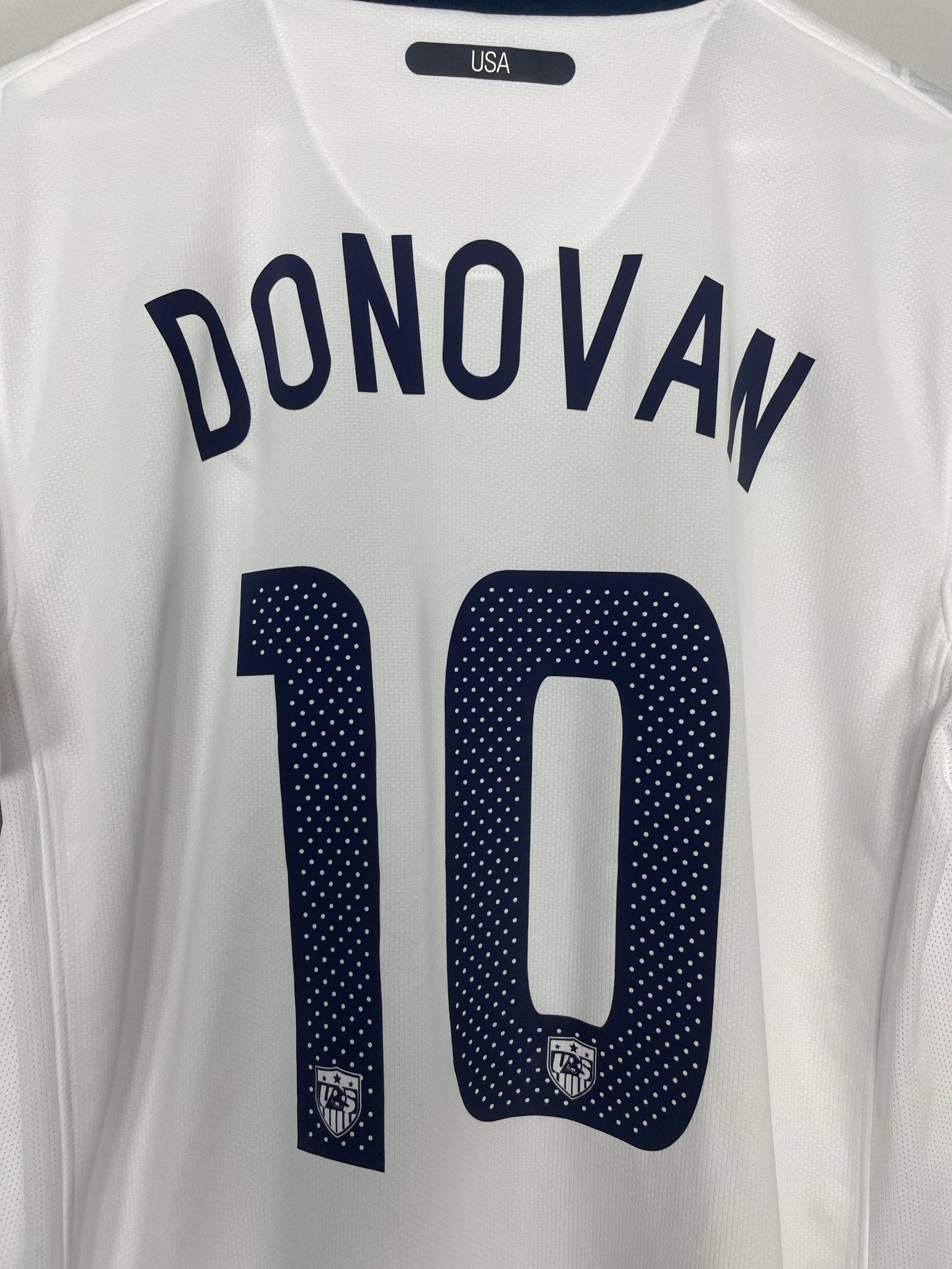 Shop 2010/11 USA DONOVAN #10 HOME SHIRT (L) NIKE, classic football shirts, vintage football shirts & retro soccer jerseys at Cult Kits