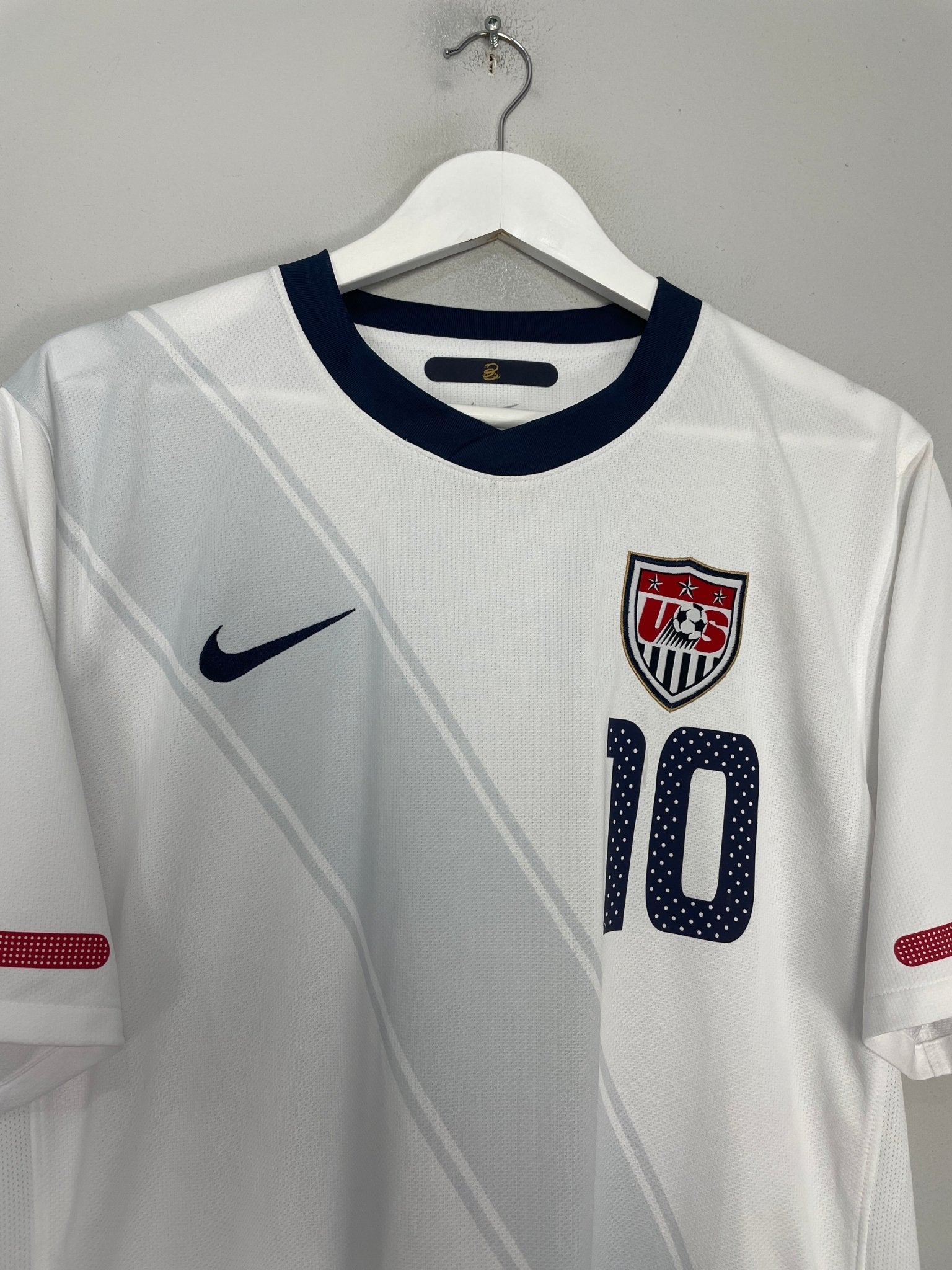 Shop 2010/11 USA DONOVAN #10 HOME SHIRT (L) NIKE, classic football shirts, vintage football shirts & retro soccer jerseys at Cult Kits