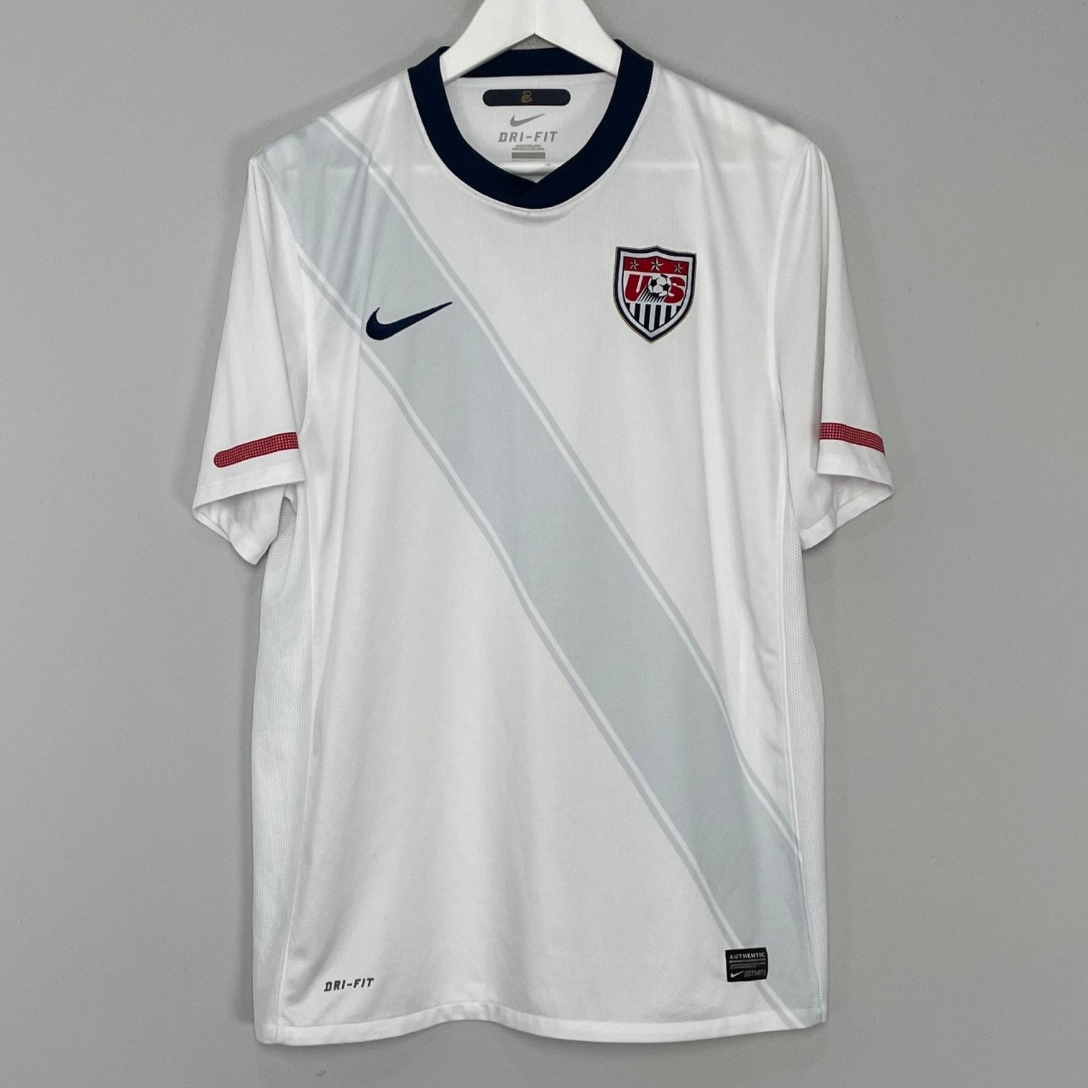 Shop 2010/11 USA HOME SHIRT (L) NIKE, classic football shirts, vintage football shirts & retro soccer jerseys at Cult Kits