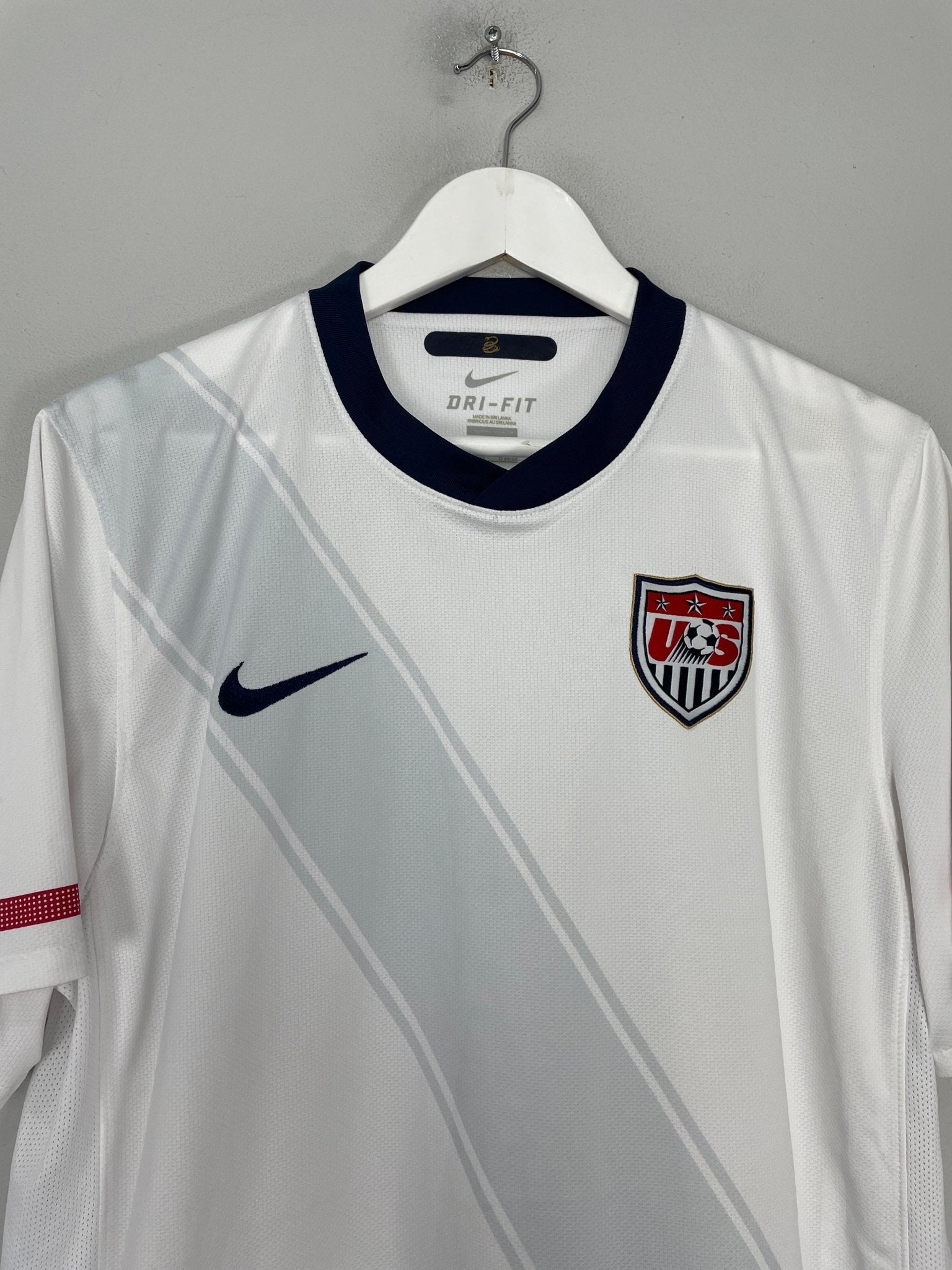 Shop 2010/11 USA HOME SHIRT (L) NIKE, classic football shirts, vintage football shirts & retro soccer jerseys at Cult Kits