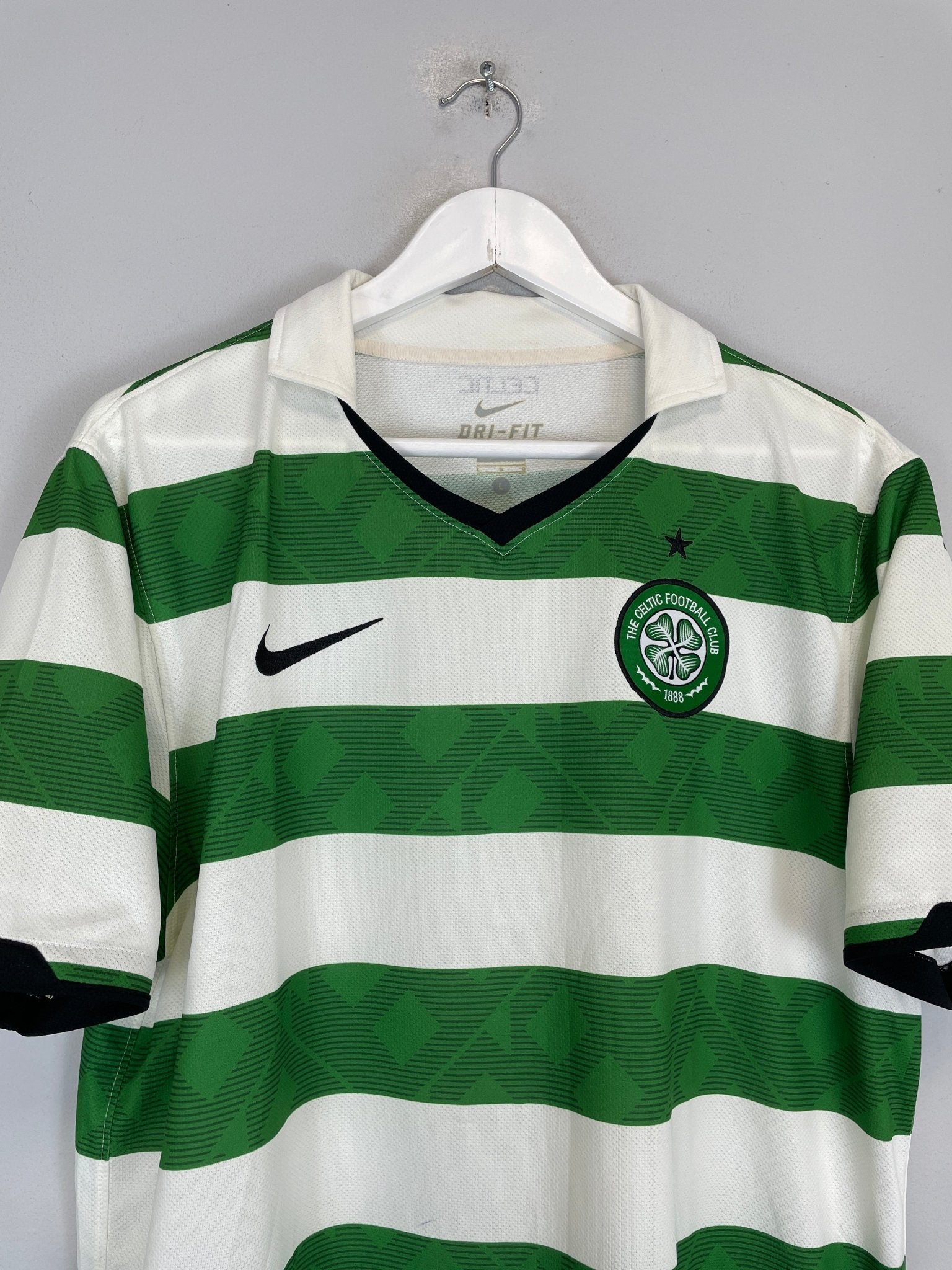 Shop 2010/12 CELTIC HOME SHIRT (L) NIKE, classic football shirts, vintage football shirts & retro soccer jerseys at Cult Kits