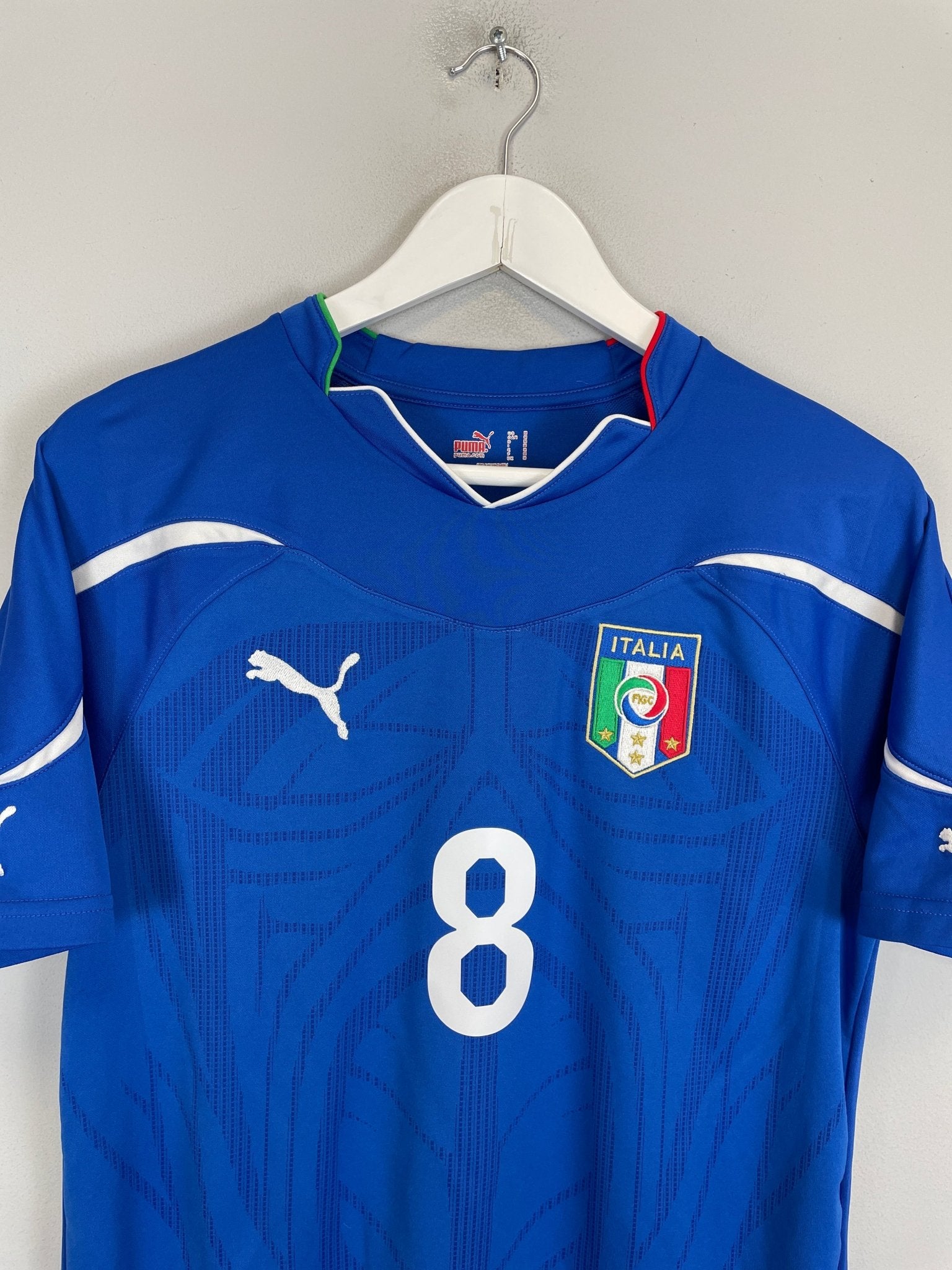 Shop 2010/12 ITALY GATTUSO #8 HOME SHIRT (M) PUMA, classic football shirts, vintage football shirts & retro soccer jerseys at Cult Kits