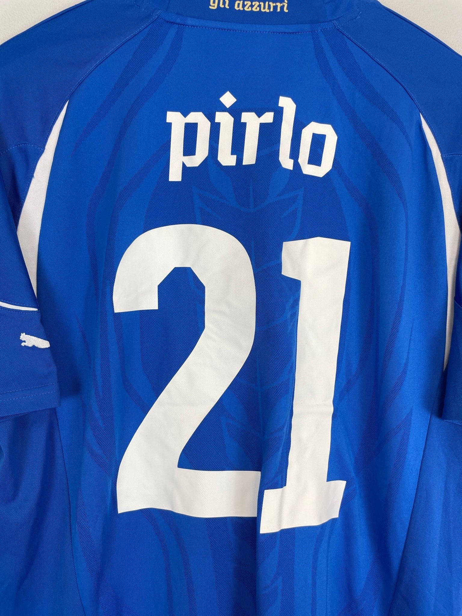 Shop 2010/12 ITALY PIRLO #21 HOME SHIRT (XL) PUMA, classic football shirts, vintage football shirts & retro soccer jerseys at Cult Kits