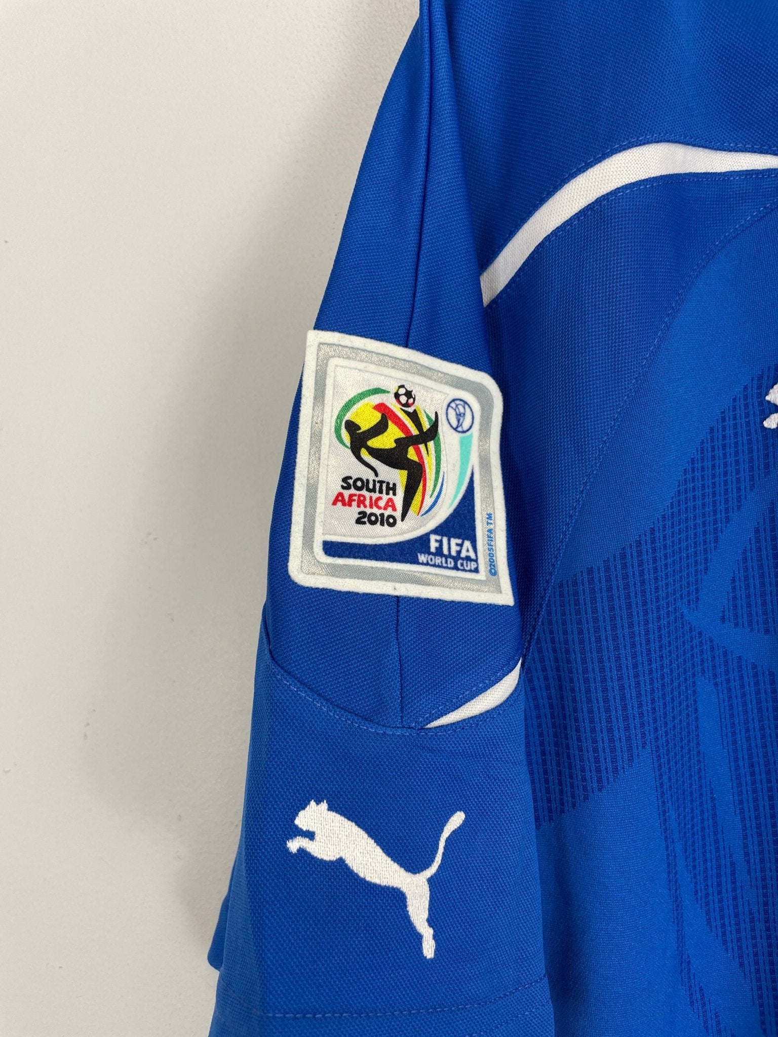 Shop 2010/12 ITALY PIRLO #21 HOME SHIRT (XL) PUMA, classic football shirts, vintage football shirts & retro soccer jerseys at Cult Kits