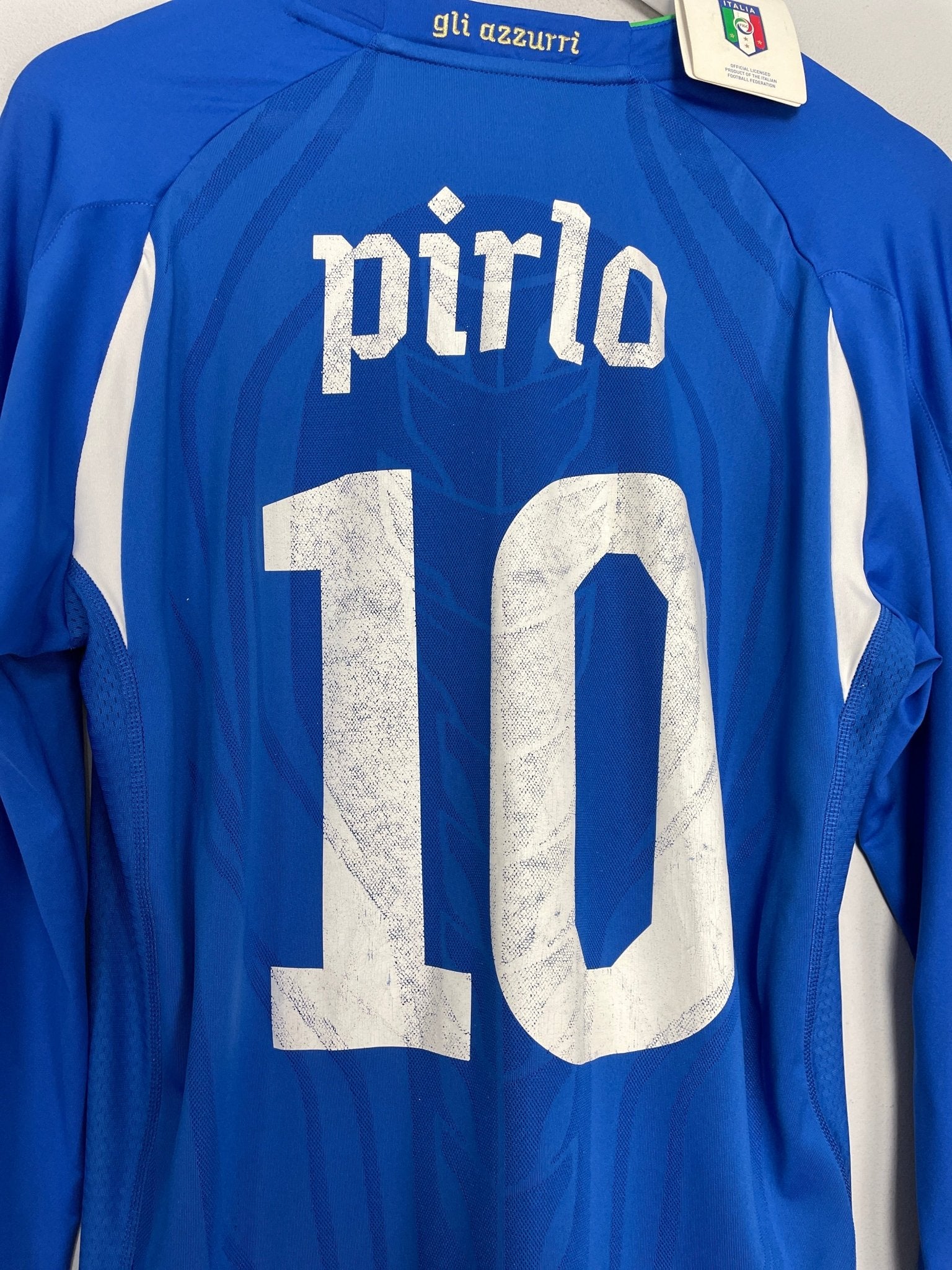 Shop 2010/12 ITALY PIRLO #21 PLAYER ISSUE L/S HOME SHIRT (XL) PUMA, classic football shirts, vintage football shirts & retro soccer jerseys at Cult Kits