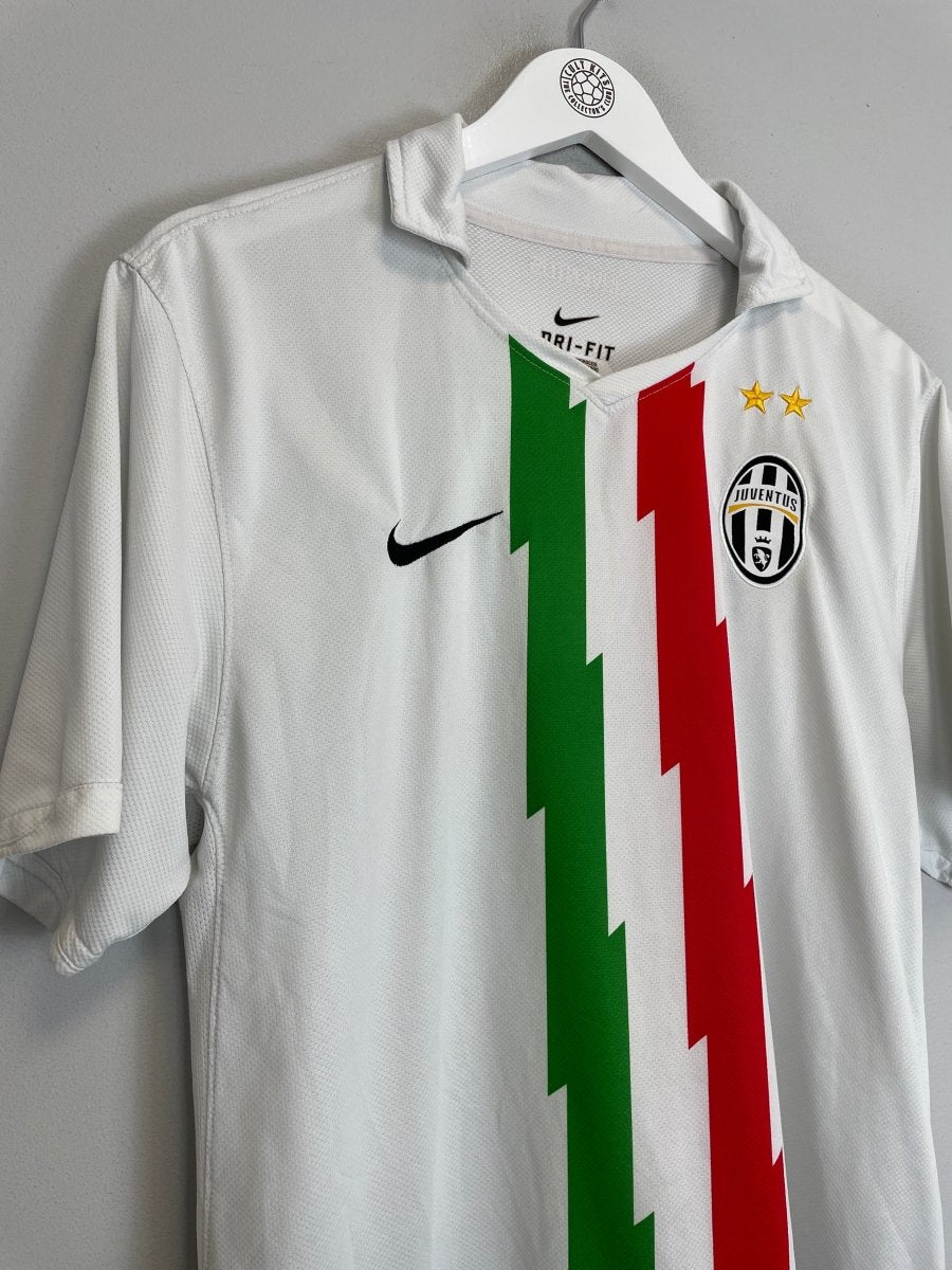 2010/12 JUVENTUS PIRLO 21 AWAY SHIRT (L) NIKE - Cult Kits - Large - Buy Vintage Football Shirts, Authentic Retro Football Shirts For Sale, Classic Football Shirts & Soccer Jersey