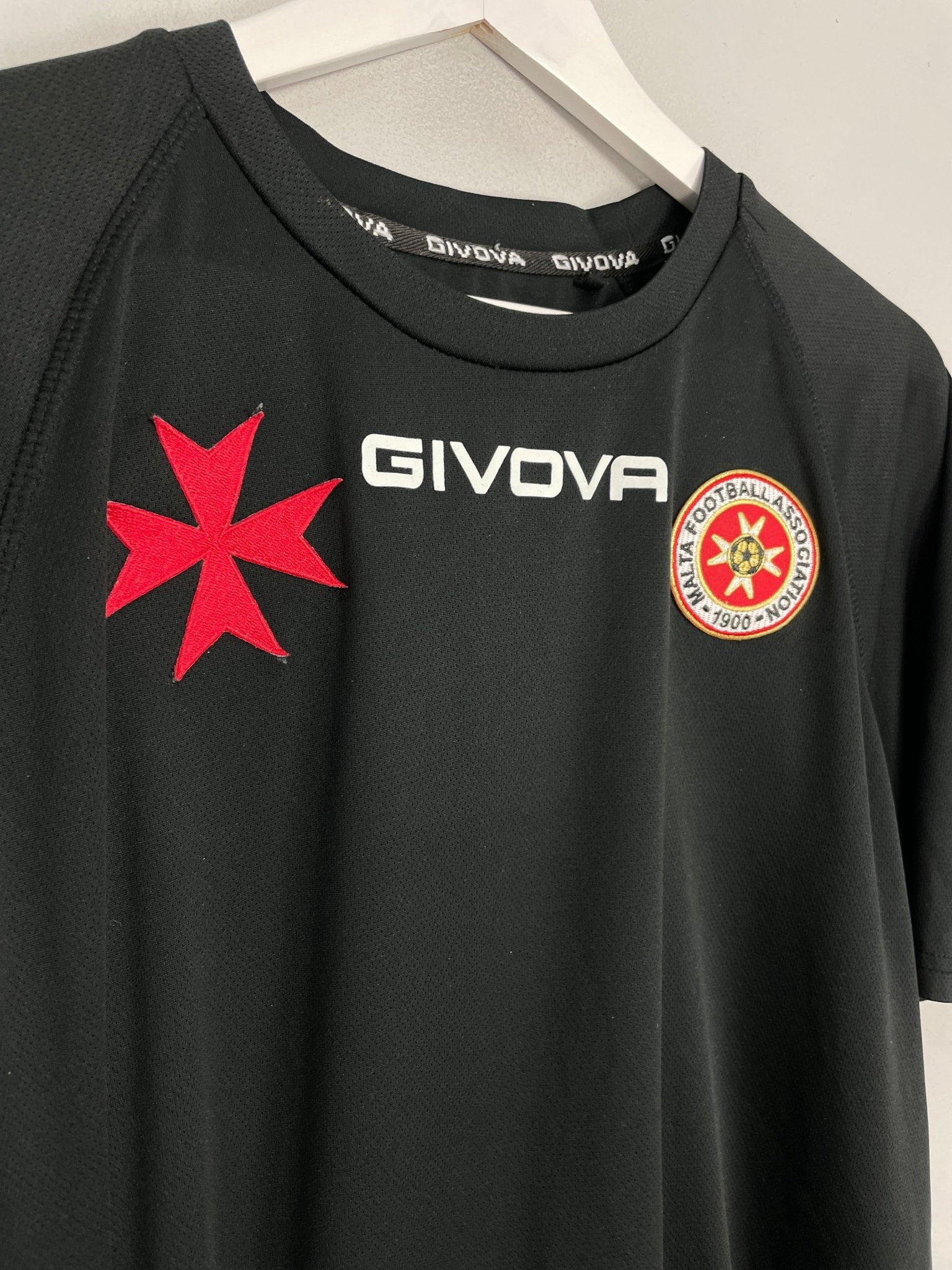 Shop 2010/12 MALTA AWAY SHIRT (XL) GIVOVA, classic football shirts, vintage football shirts & retro soccer jerseys at Cult Kits
