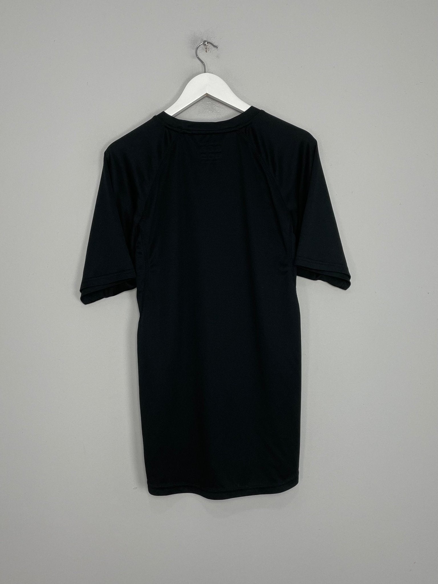 Shop 2010/12 MALTA AWAY SHIRT (XL) GIVOVA, classic football shirts, vintage football shirts & retro soccer jerseys at Cult Kits