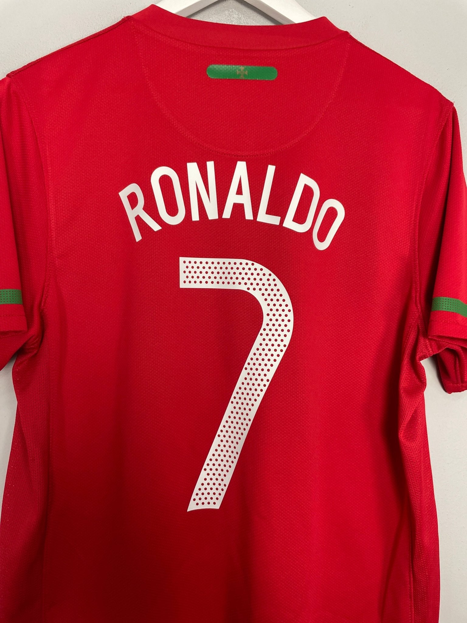 Shop 2010/12 PORTUGAL RONALDO #7 HOME SHIRT (M) NIKE, classic football shirts, vintage football shirts & retro soccer jerseys at Cult Kits