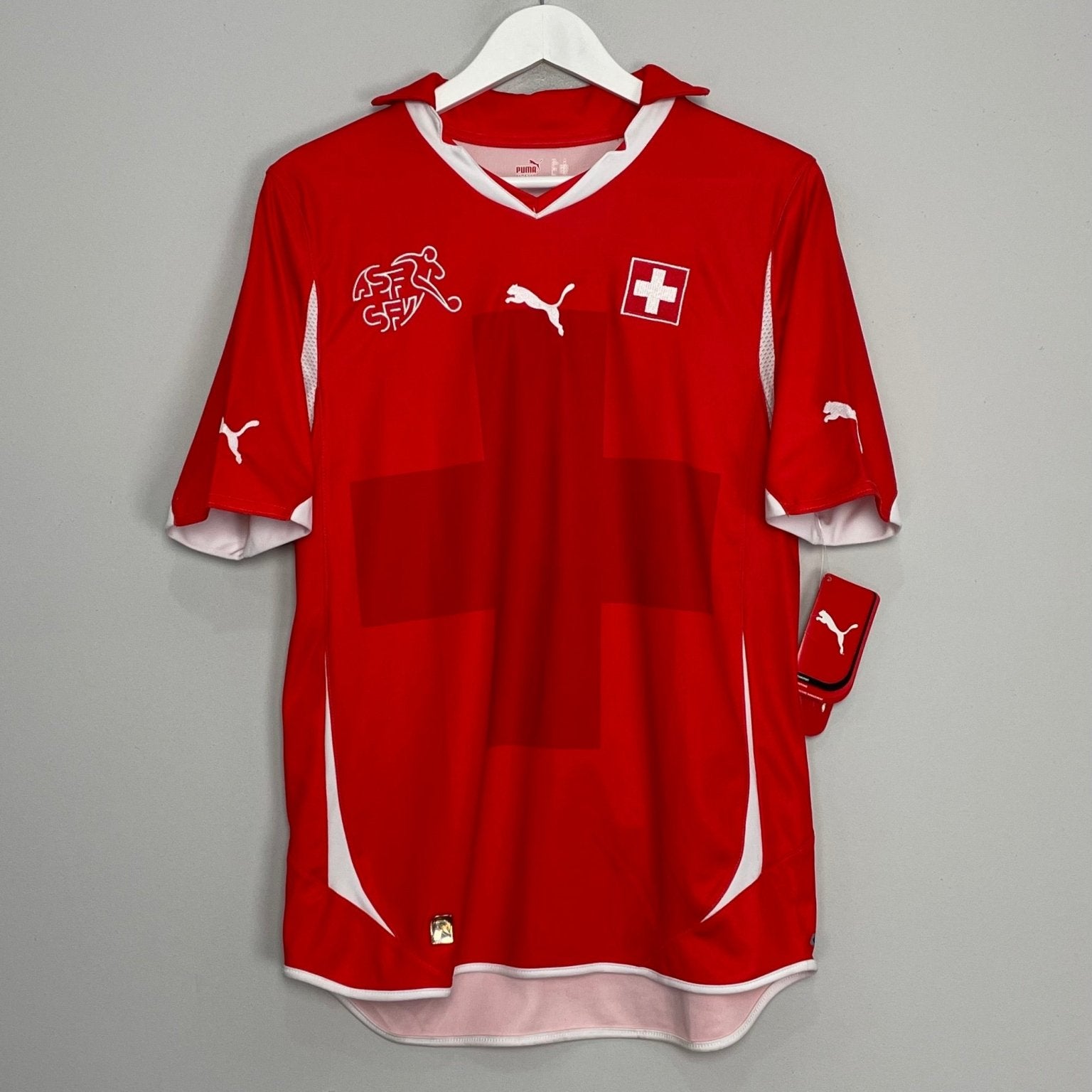 Shop 2010/12 SWITZERLAND *BNWT* HOME SHIRT (M) PUMA, classic football shirts, vintage football shirts & retro soccer jerseys at Cult Kits