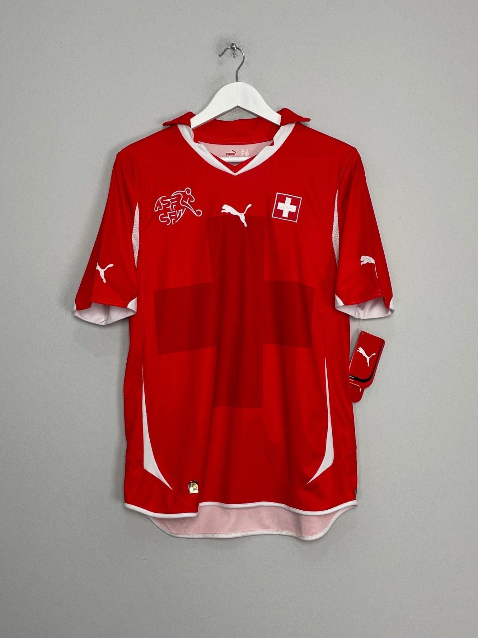 Shop 2010/12 SWITZERLAND *BNWT* HOME SHIRT (M) PUMA, classic football shirts, vintage football shirts & retro soccer jerseys at Cult Kits