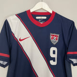 Shop 2010/12 USA DAVIES #9 AWAY SHIRT (M) NIKE, classic football shirts, vintage football shirts & retro soccer jerseys at Cult Kits
