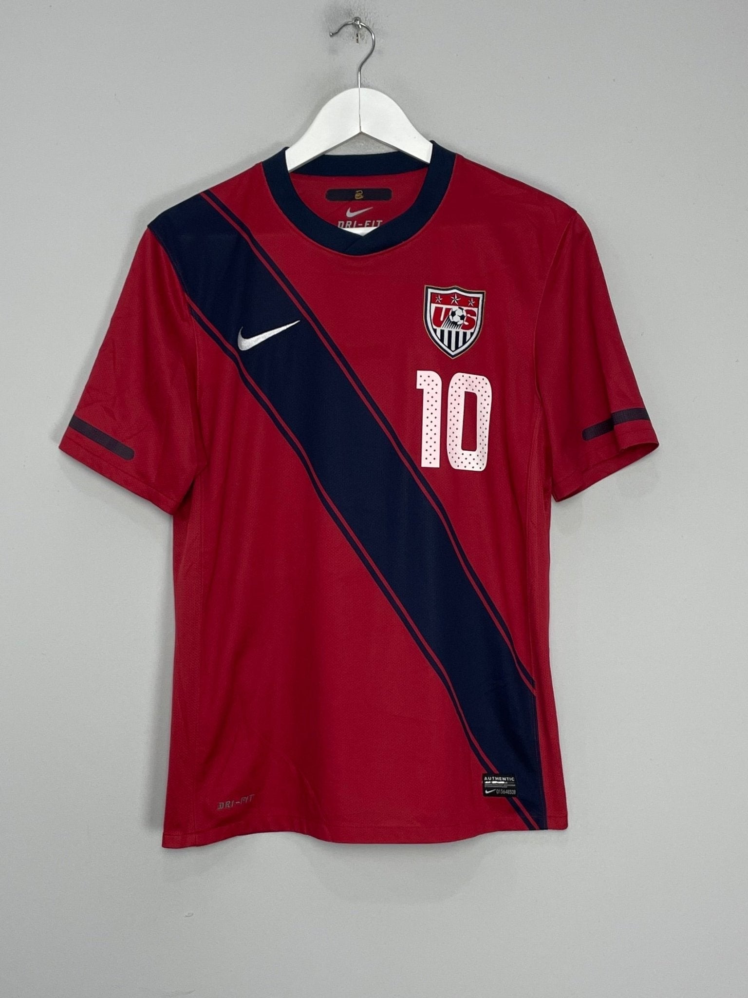 Shop 2010/12 USA DONOVAN #10 AWAY SHIRT (M) NIKE, classic football shirts, vintage football shirts & retro soccer jerseys at Cult Kits
