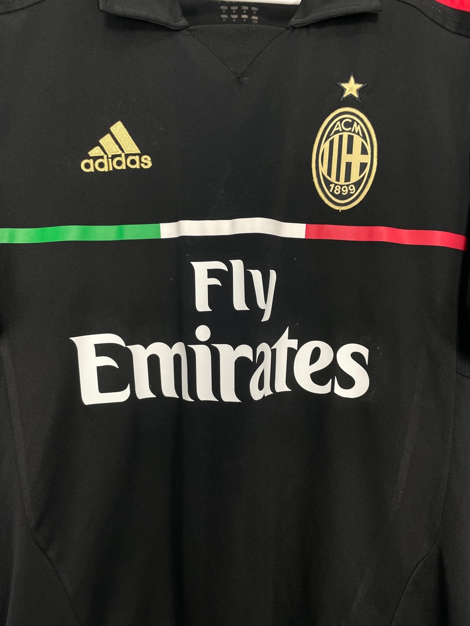 Shop 2011/12 AC MILAN IBRAHIMOVIC #11 AWAY SHIRT (M) ADIDAS, classic football shirts, vintage football shirts & retro soccer jerseys at Cult Kits