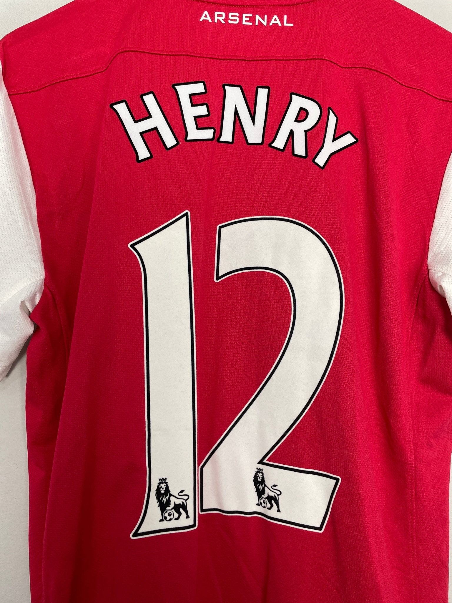 Shop 2011/12 ARSENAL HENRY #12 HOME SHIRT (M) NIKE, classic football shirts, vintage football shirts & retro soccer jerseys at Cult Kits