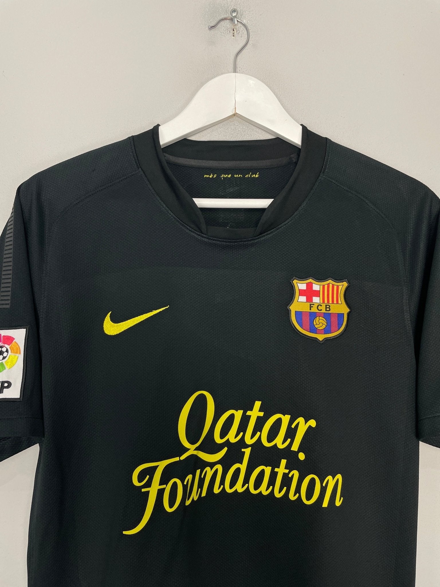 Shop 2011/12 BARCELONA MESSI #10 AWAY SHIRT (M) NIKE, classic football shirts, vintage football shirts & retro soccer jerseys at Cult Kits