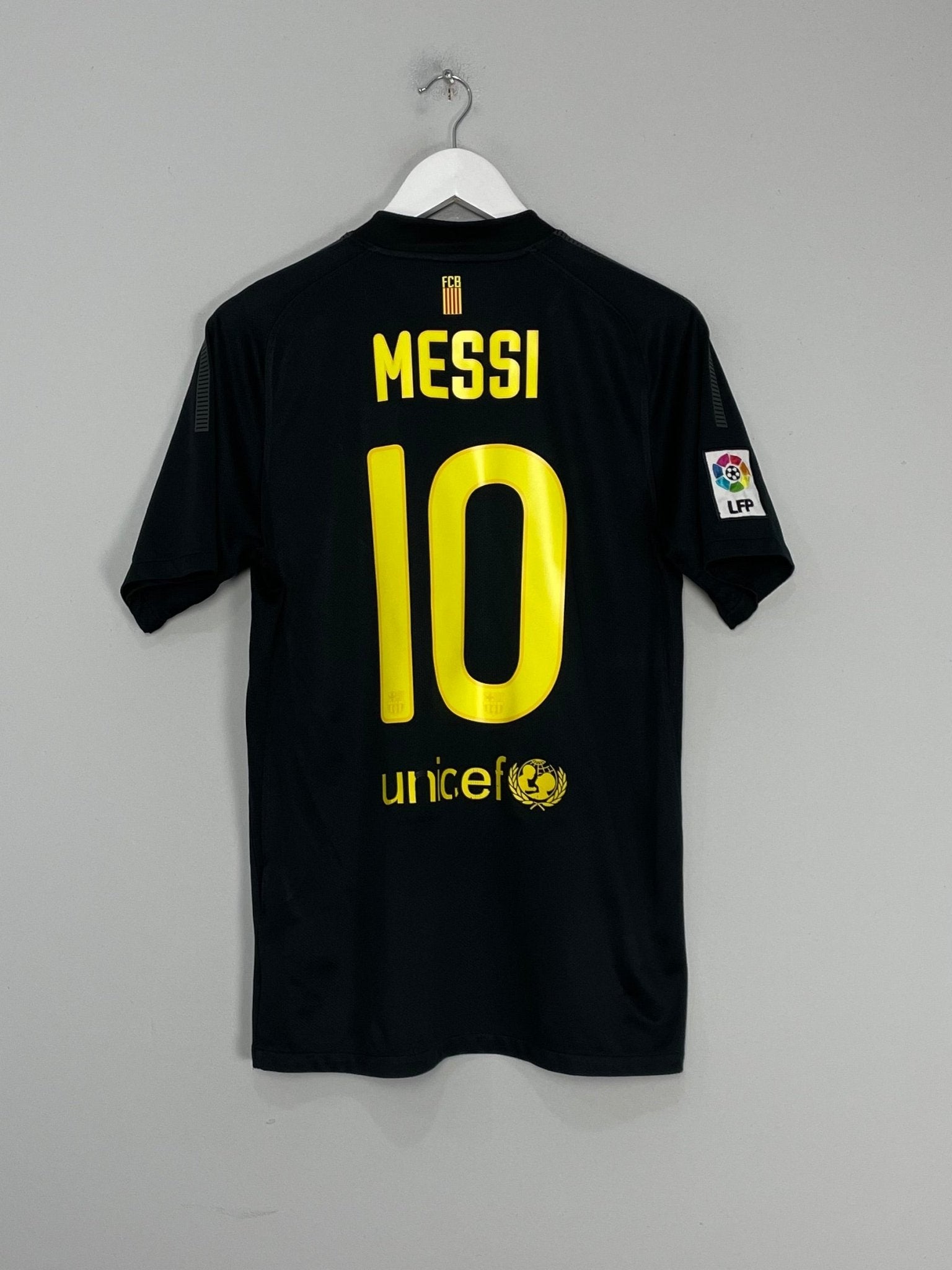 Shop 2011/12 BARCELONA MESSI #10 AWAY SHIRT (M) NIKE, classic football shirts, vintage football shirts & retro soccer jerseys at Cult Kits
